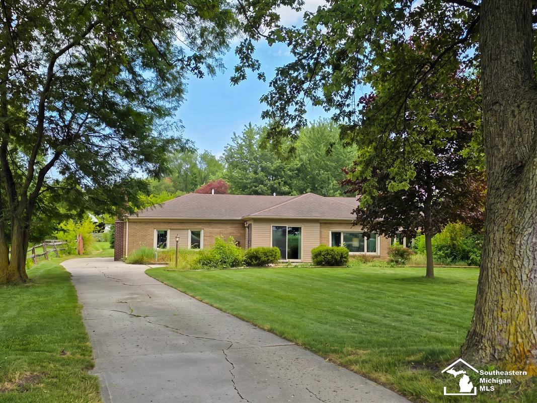 10104 Bay Creek Road Property Photo 1