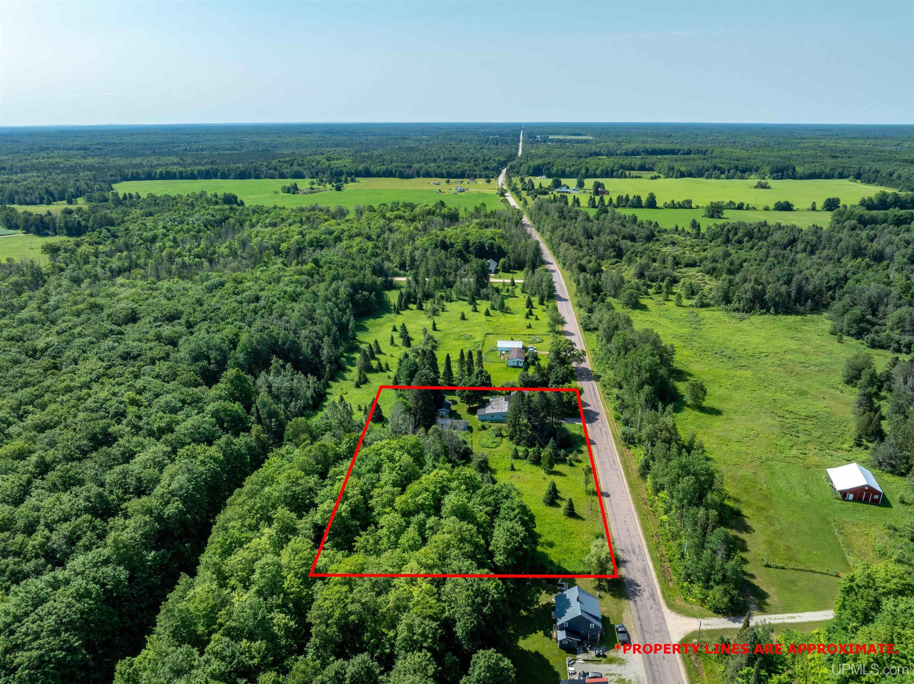 N4156 Et Road Property Photo 2