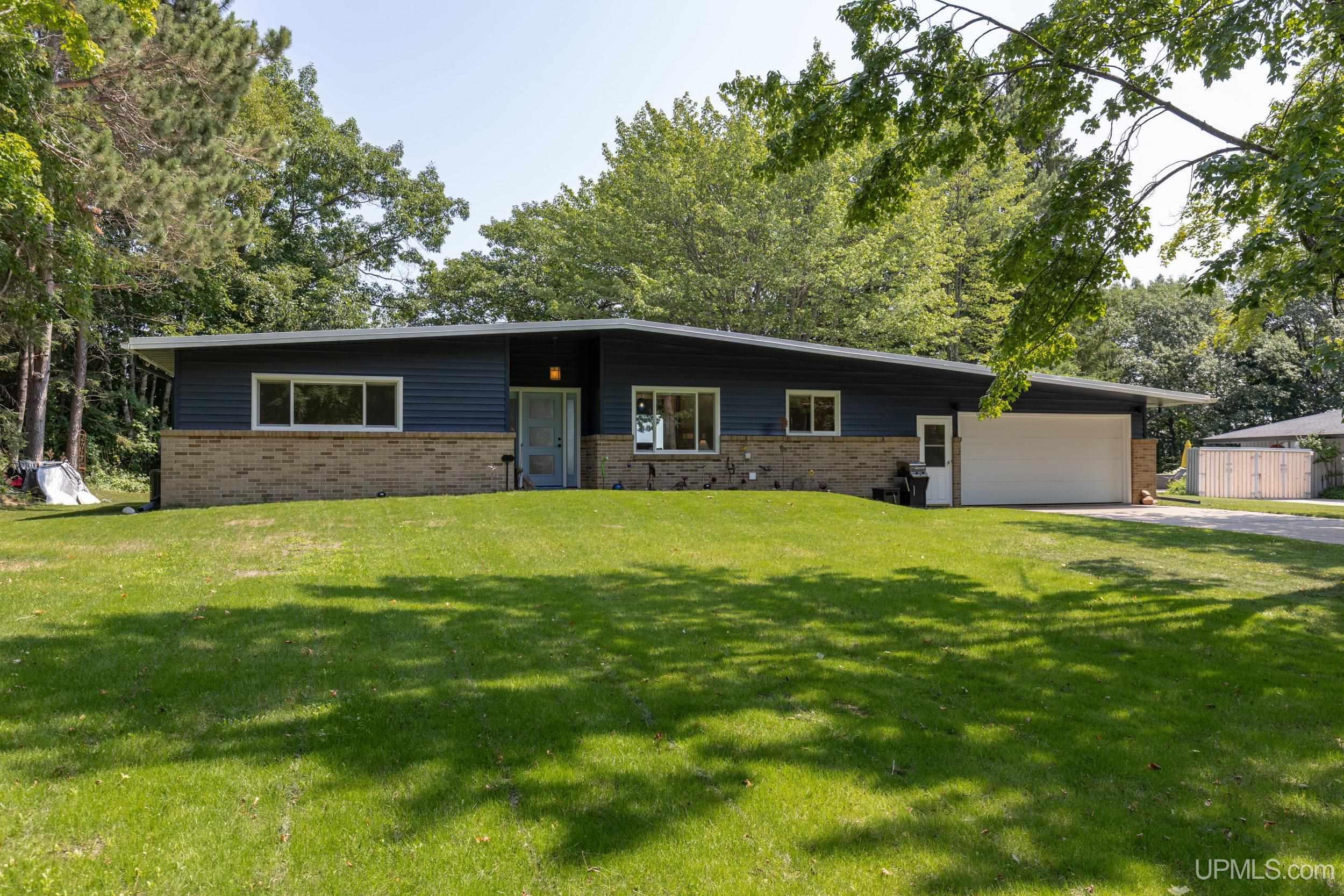 9 Marquette Drive Property Photo 1