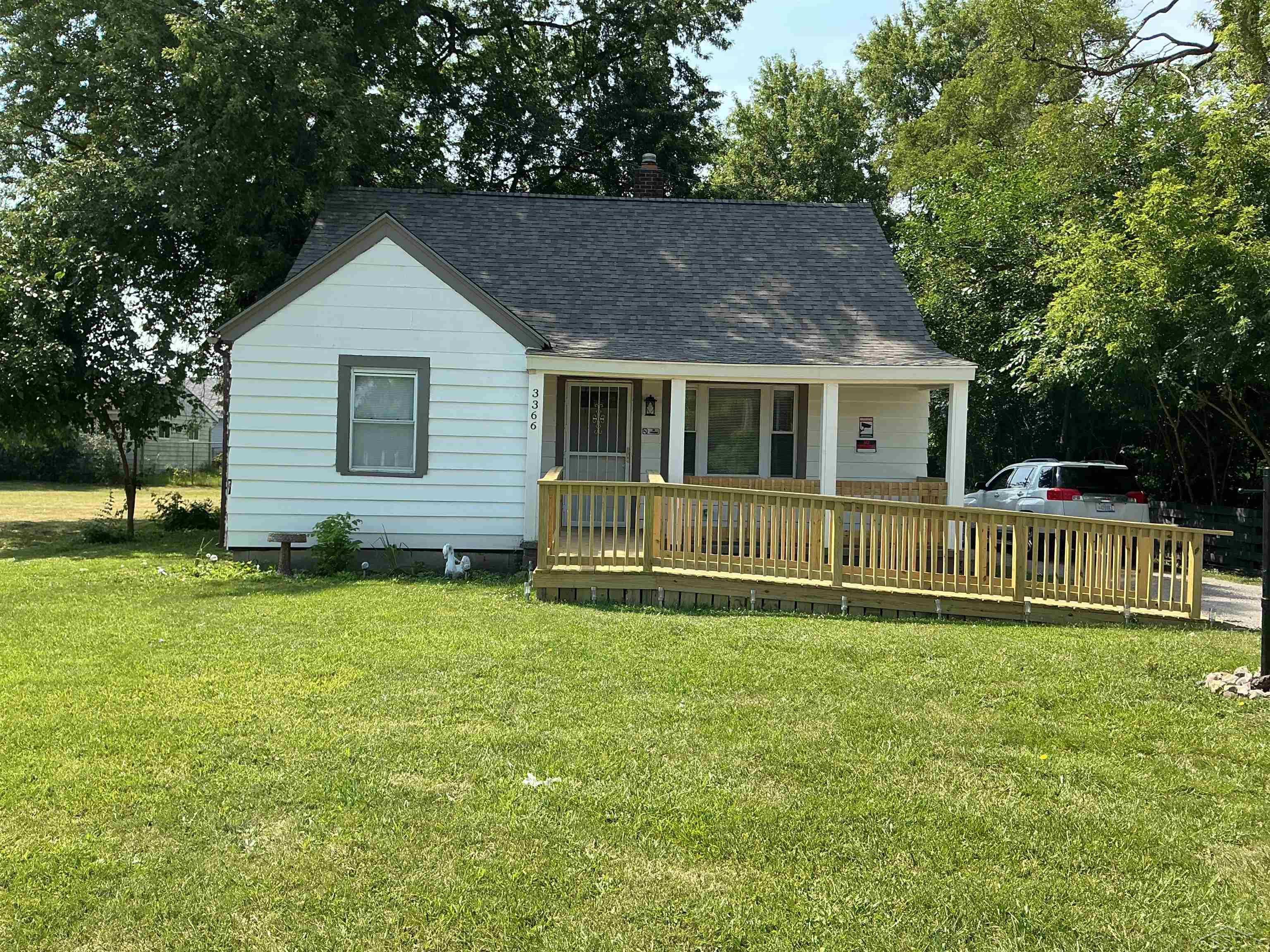 3366 Janes Avenue Property Photo 1