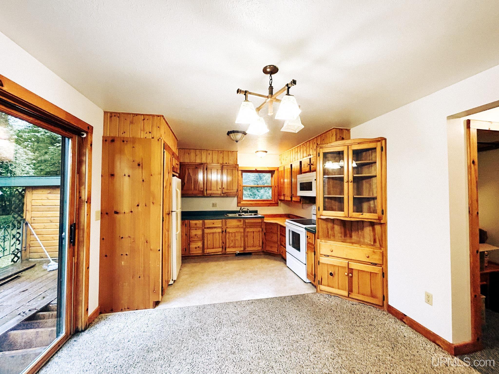E12329 H58 Highway Property Photo 7