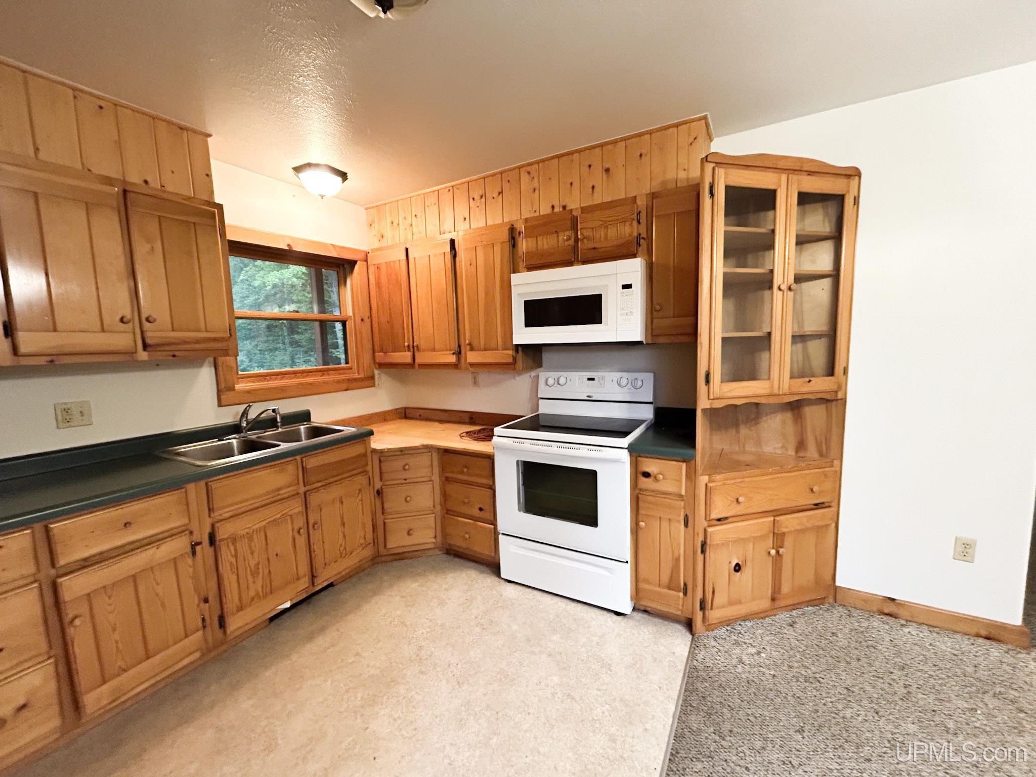E12329 H58 Highway Property Photo 8
