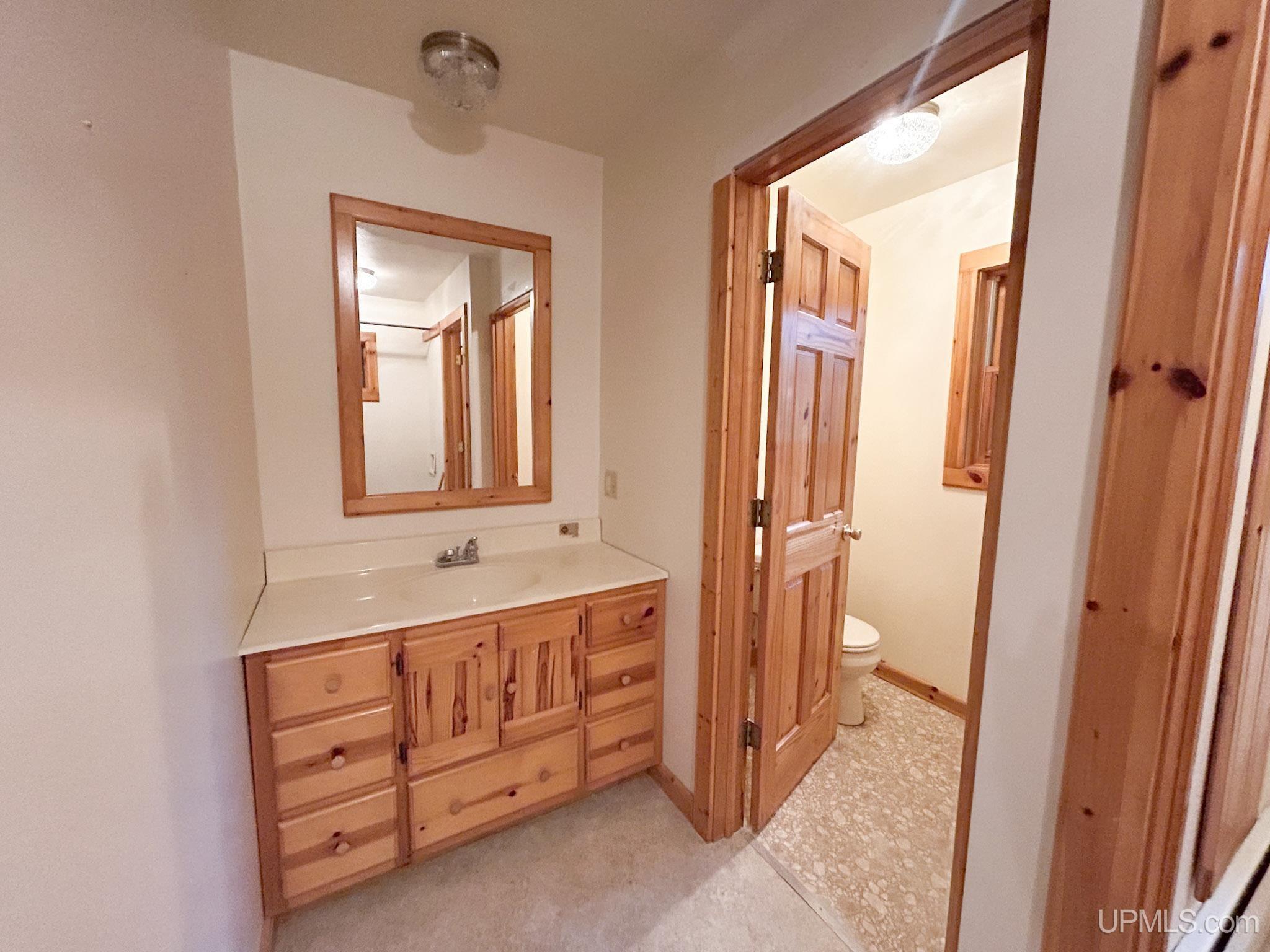 E12329 H58 Highway Property Photo 10