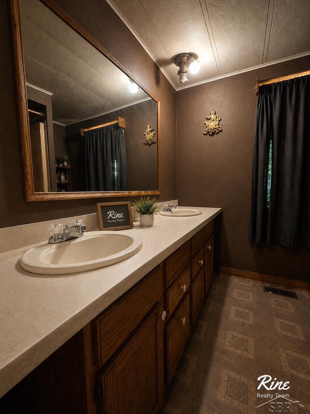 2384 E Dexter Trail Property Photo 19