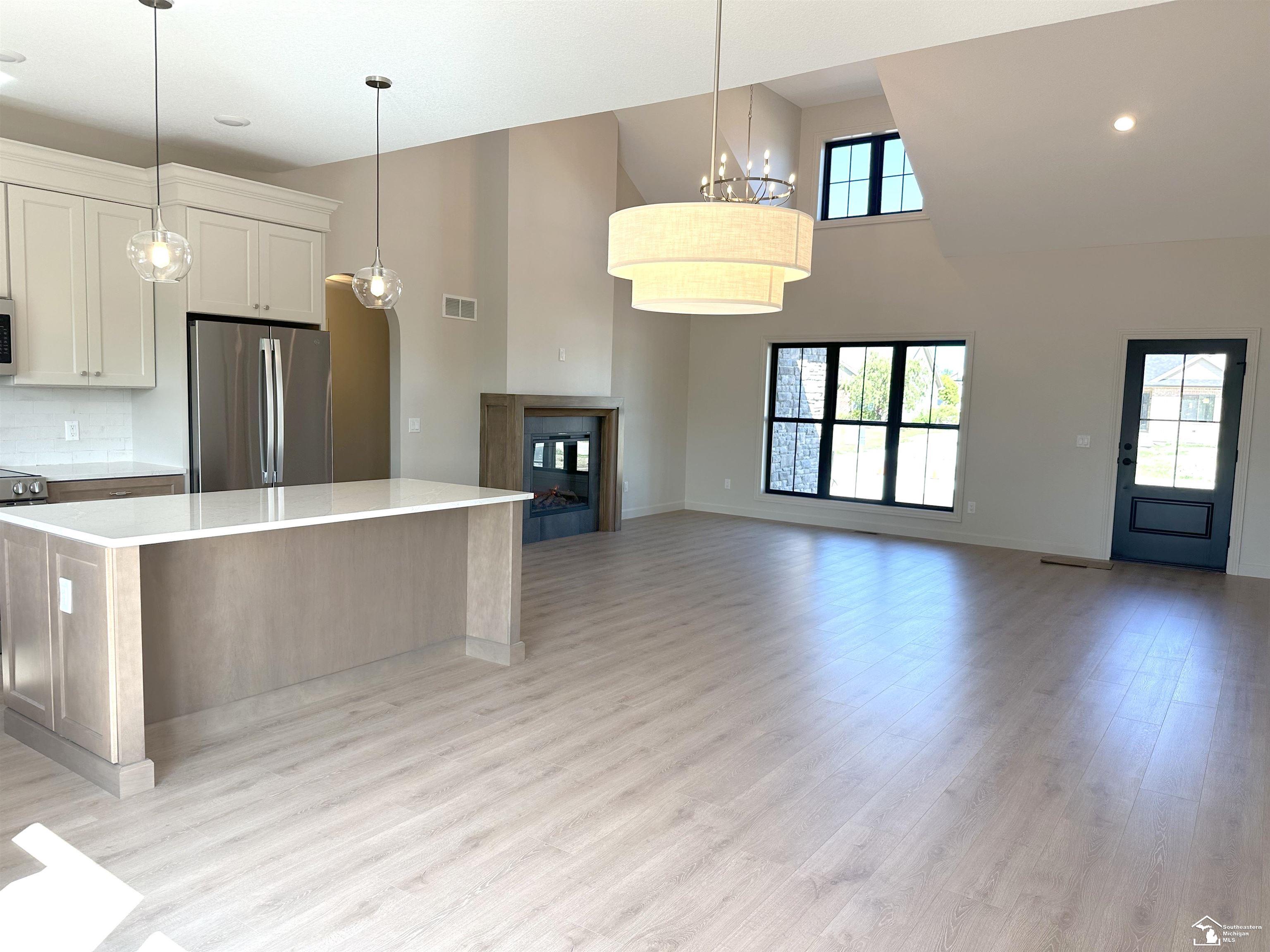 798 E Sweet Briar Lane Property Photo 10