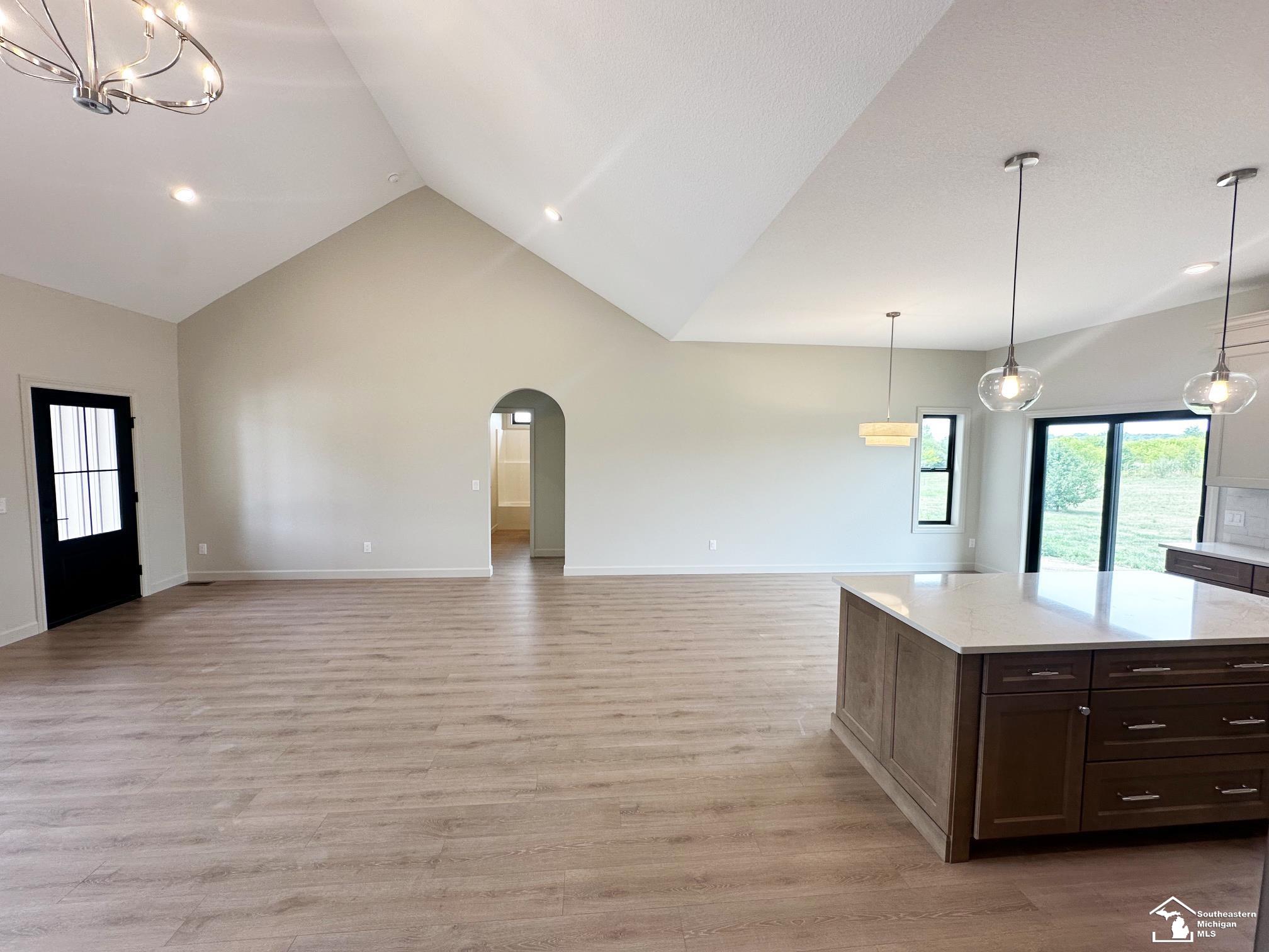 798 E Sweet Briar Lane Property Photo 16