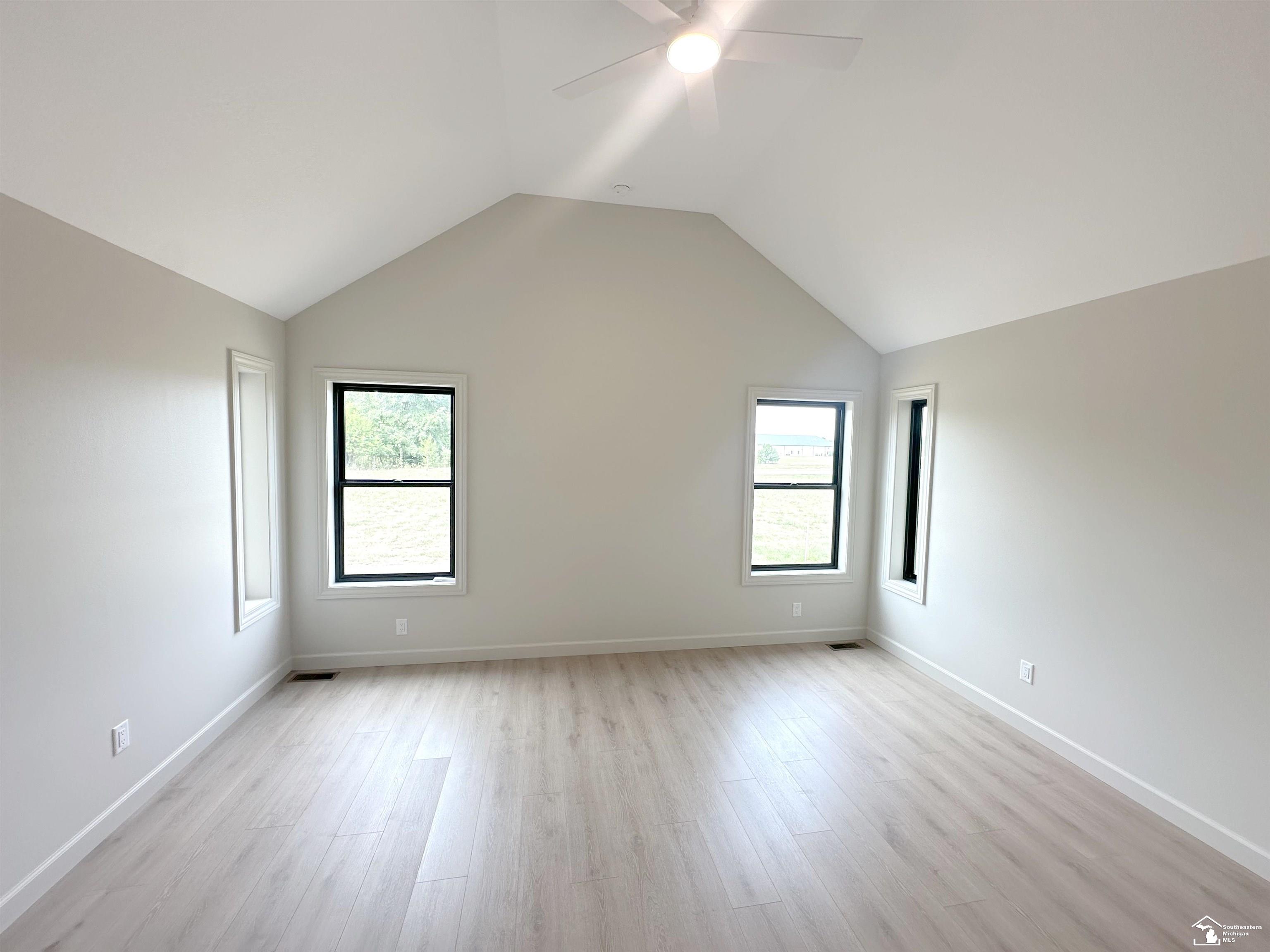 798 E Sweet Briar Lane Property Photo 20
