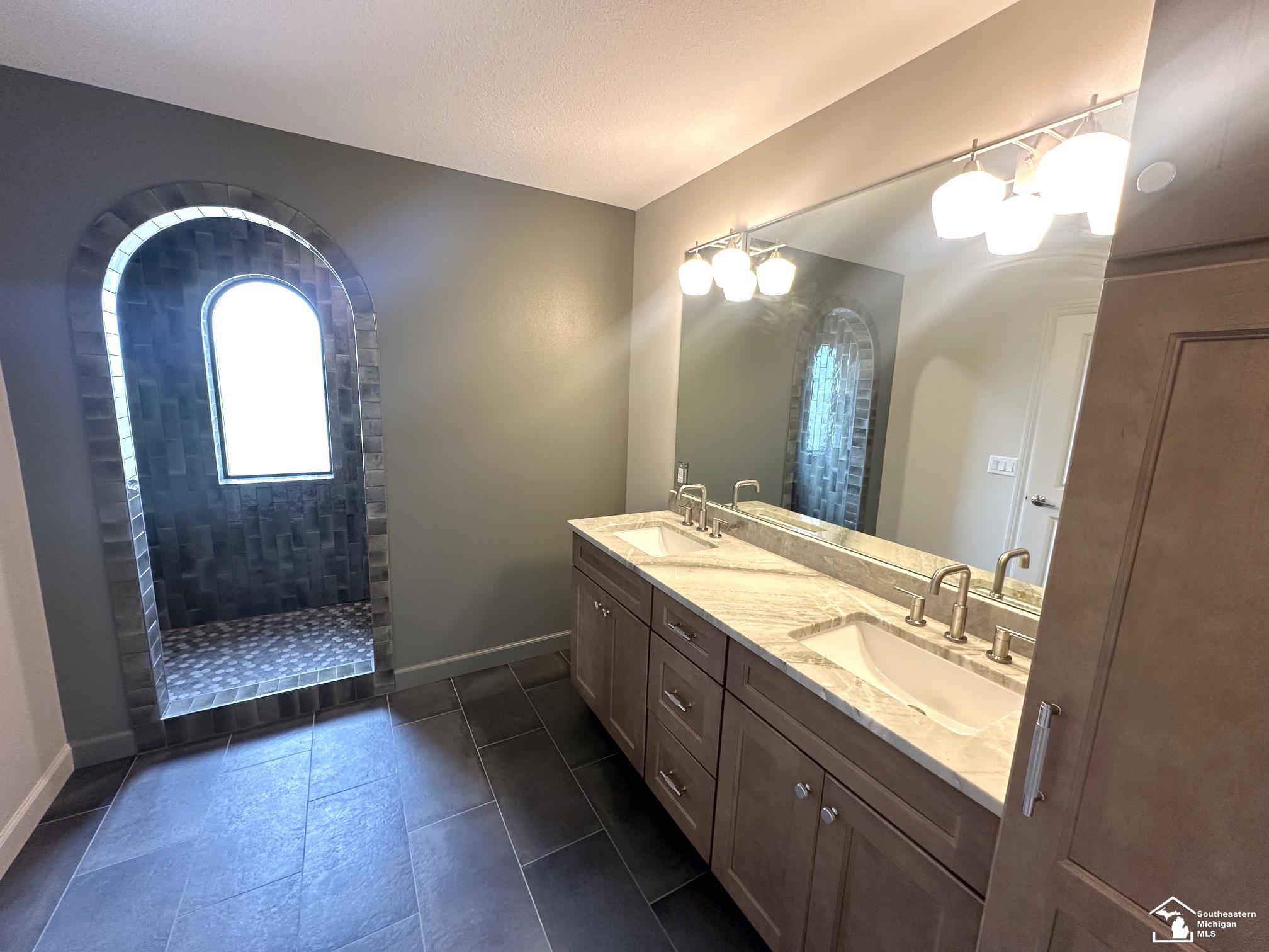 798 E Sweet Briar Lane Property Photo 22