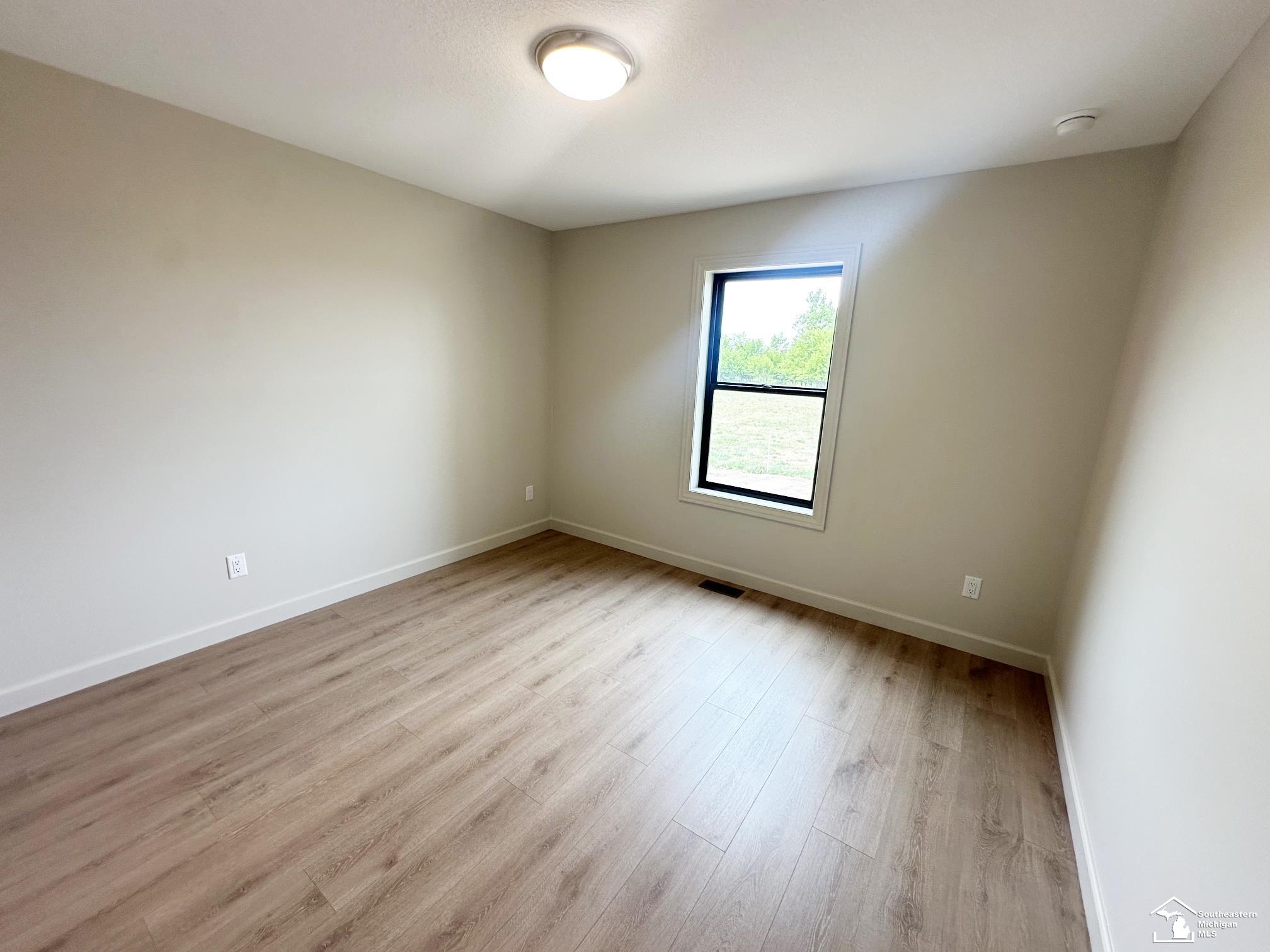798 E Sweet Briar Lane Property Photo 29