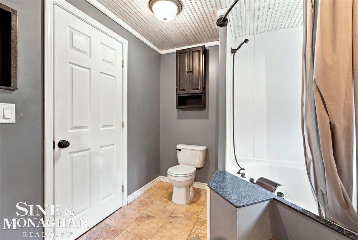 7665 Metcalf Road Property Photo 18