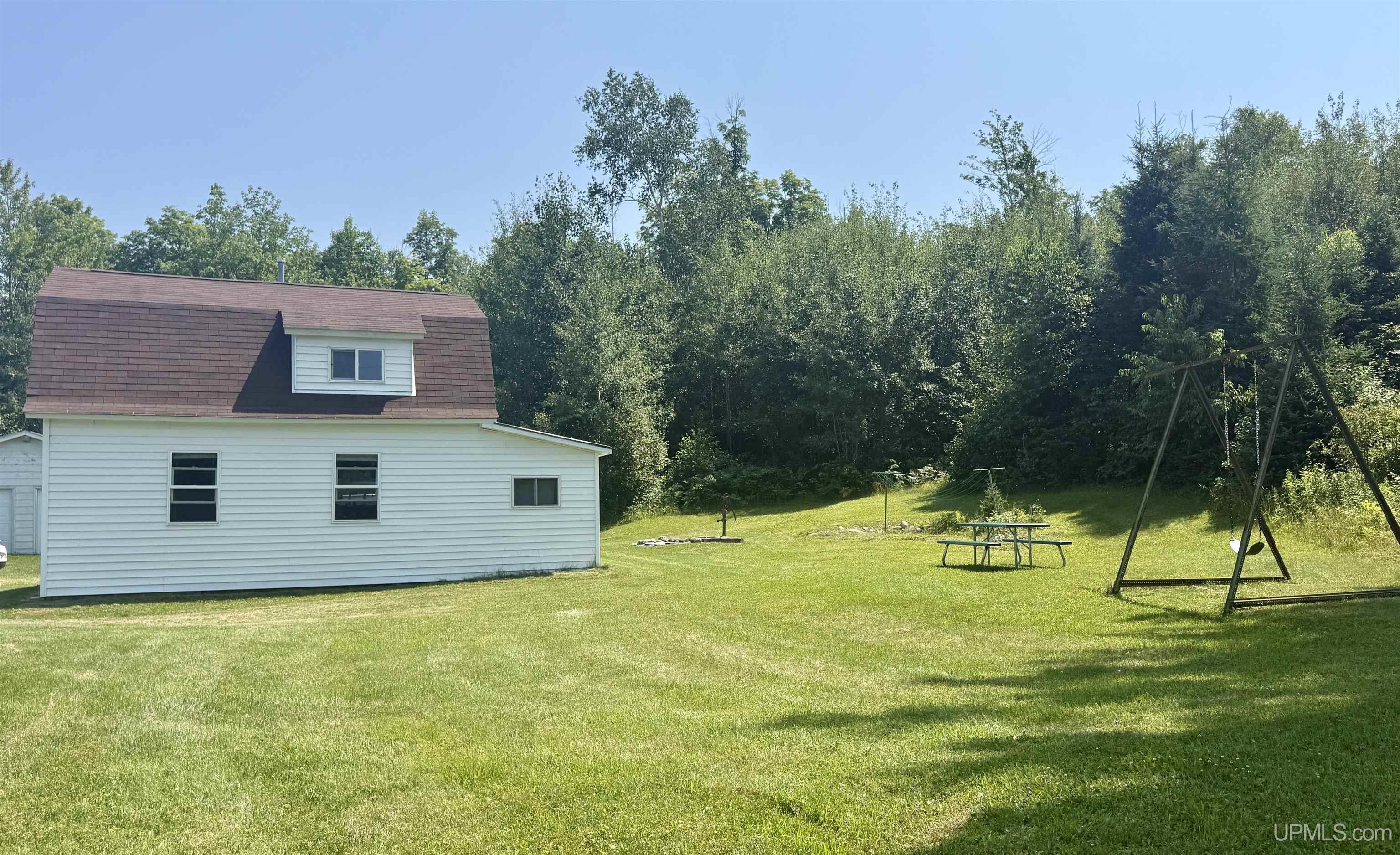 153 W Townline Road Property Photo 2