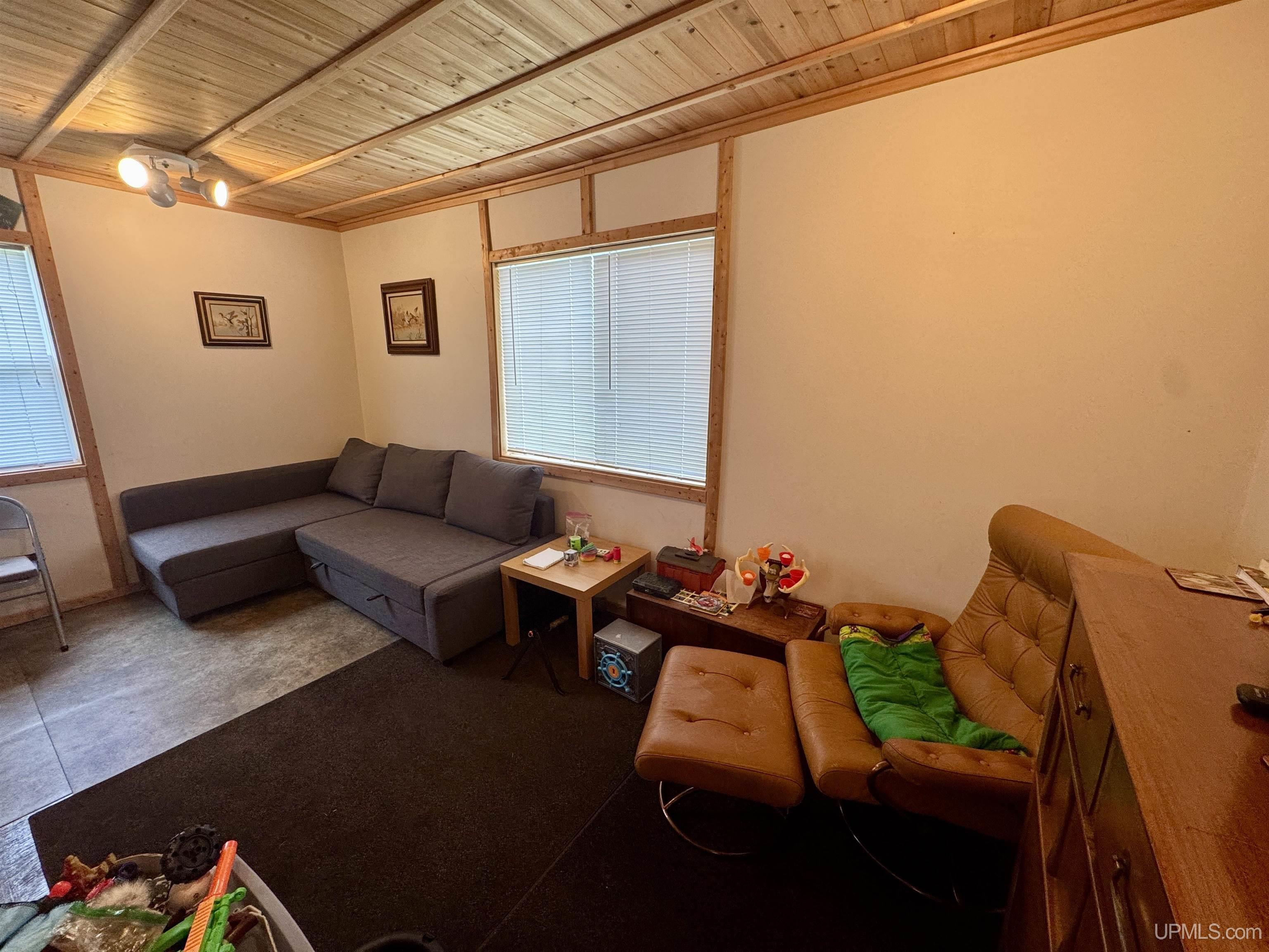 153 W Townline Road Property Photo 7