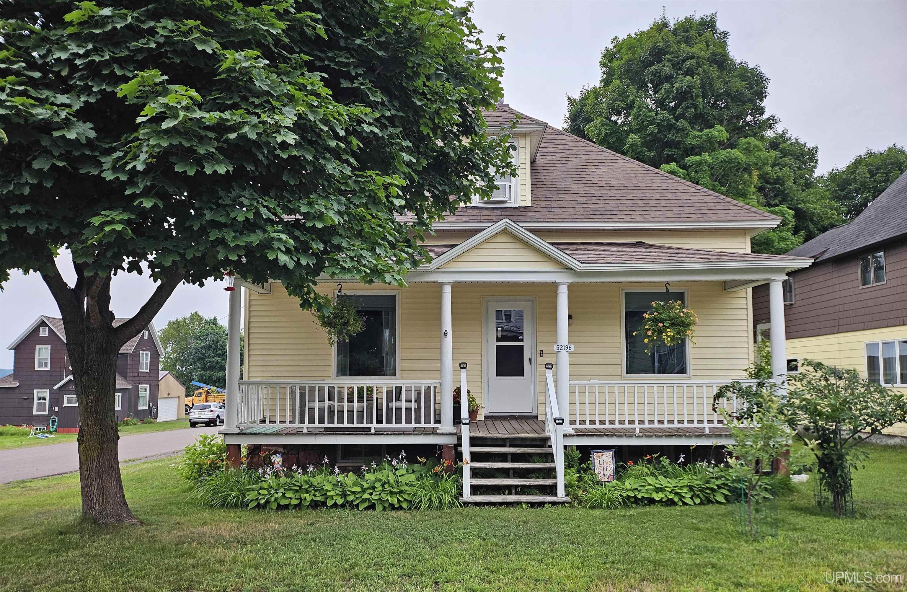 52196 B Avenue Property Photo 1