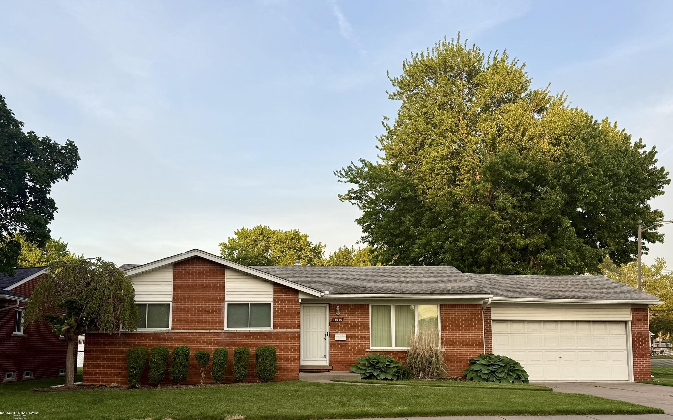 31010 Roan Drive Property Photo 1