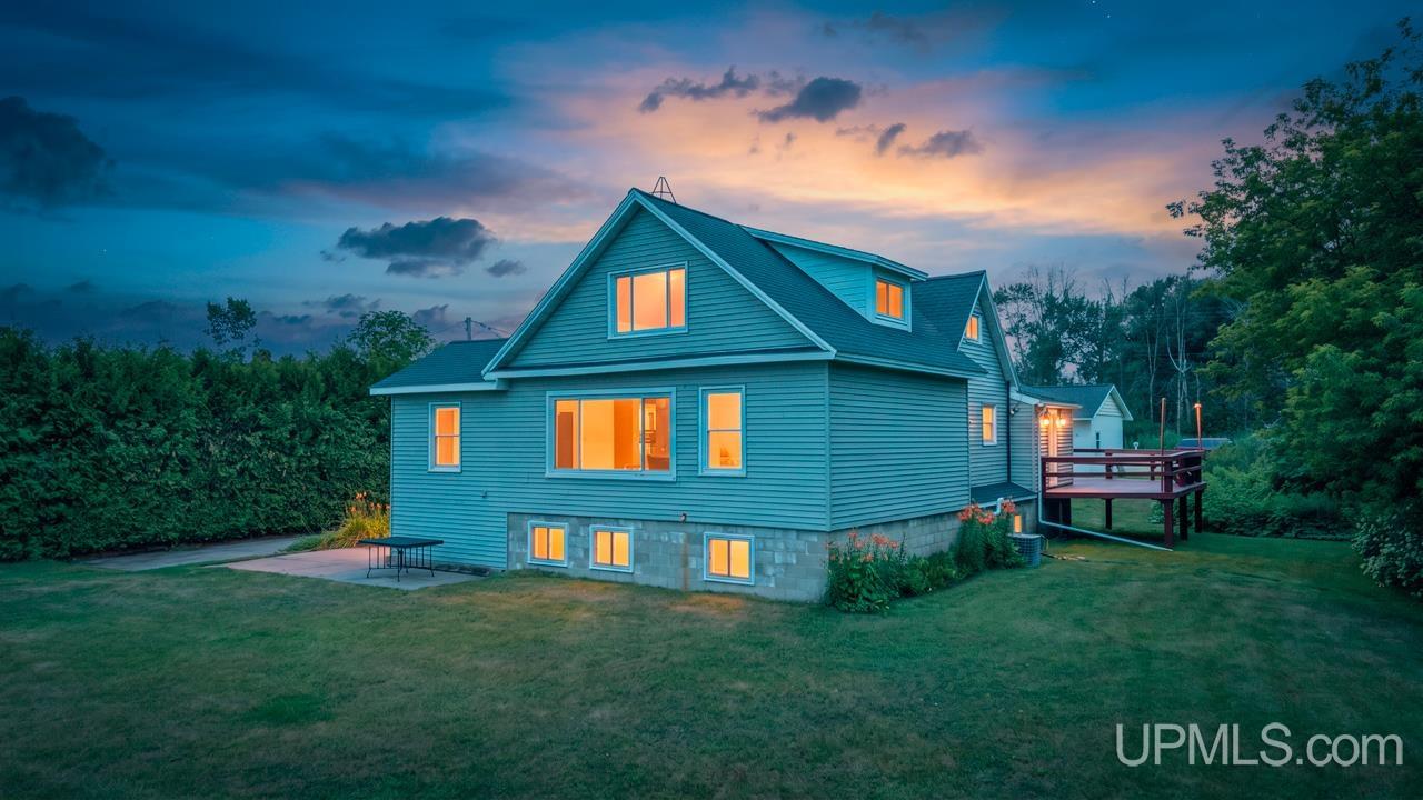 N2748 M35 Highway Property Photo 1