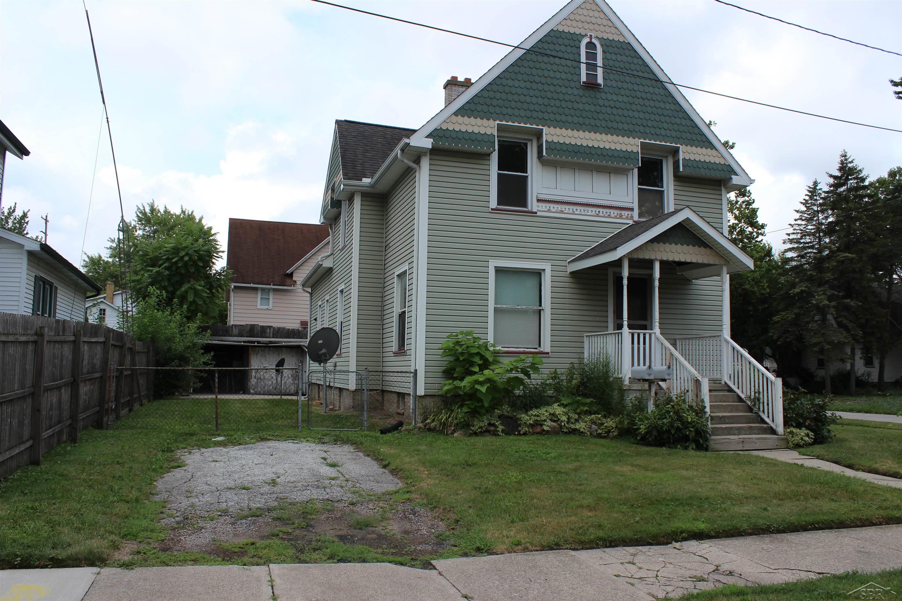 1021 Ames Street Property Photo 2