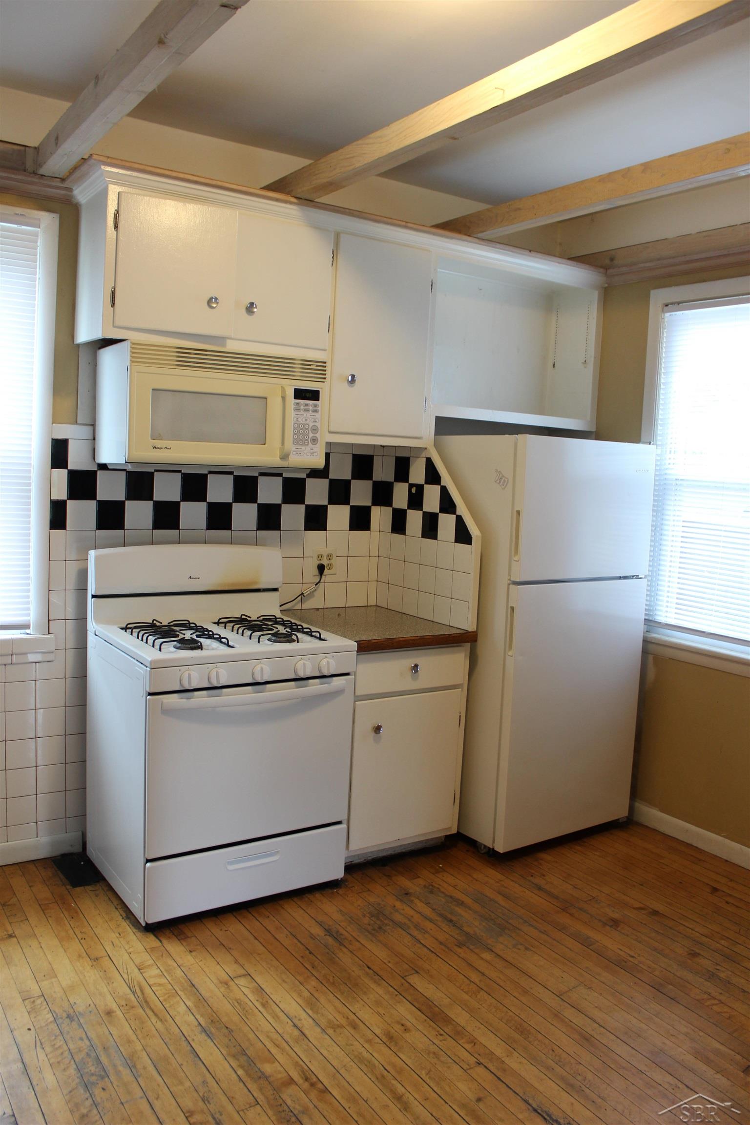 1021 Ames Street Property Photo 5