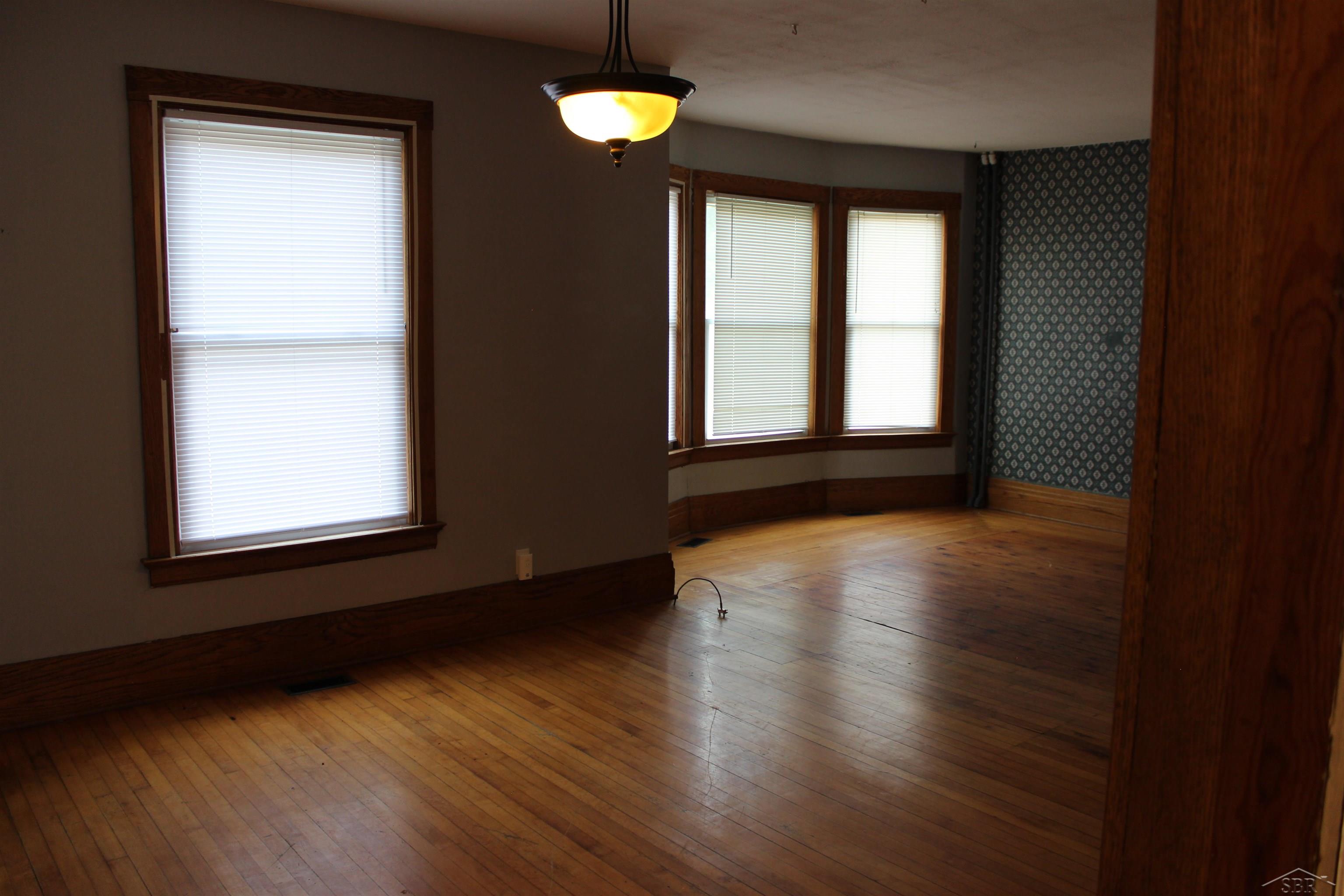 1021 Ames Street Property Photo 8