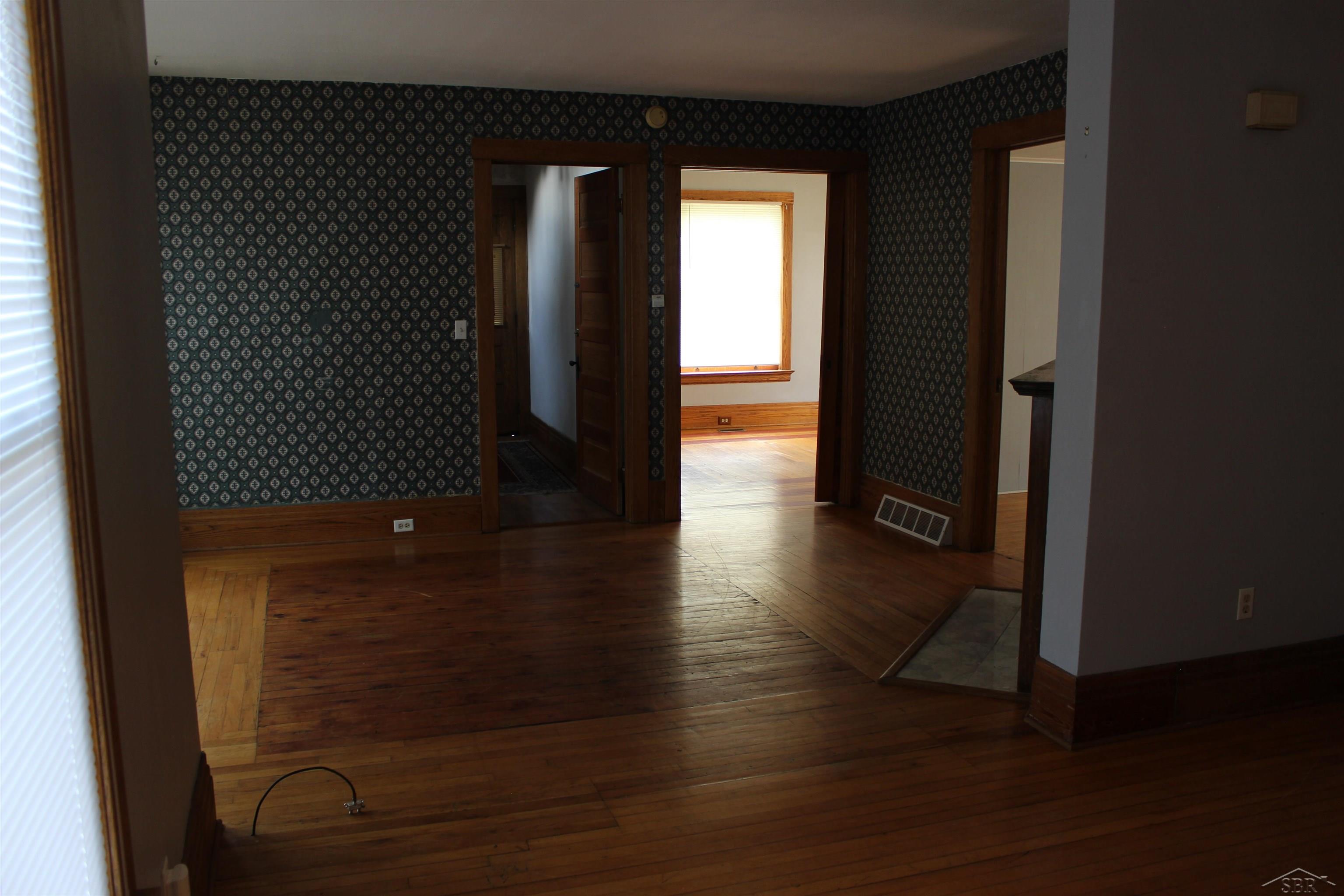 1021 Ames Street Property Photo 9