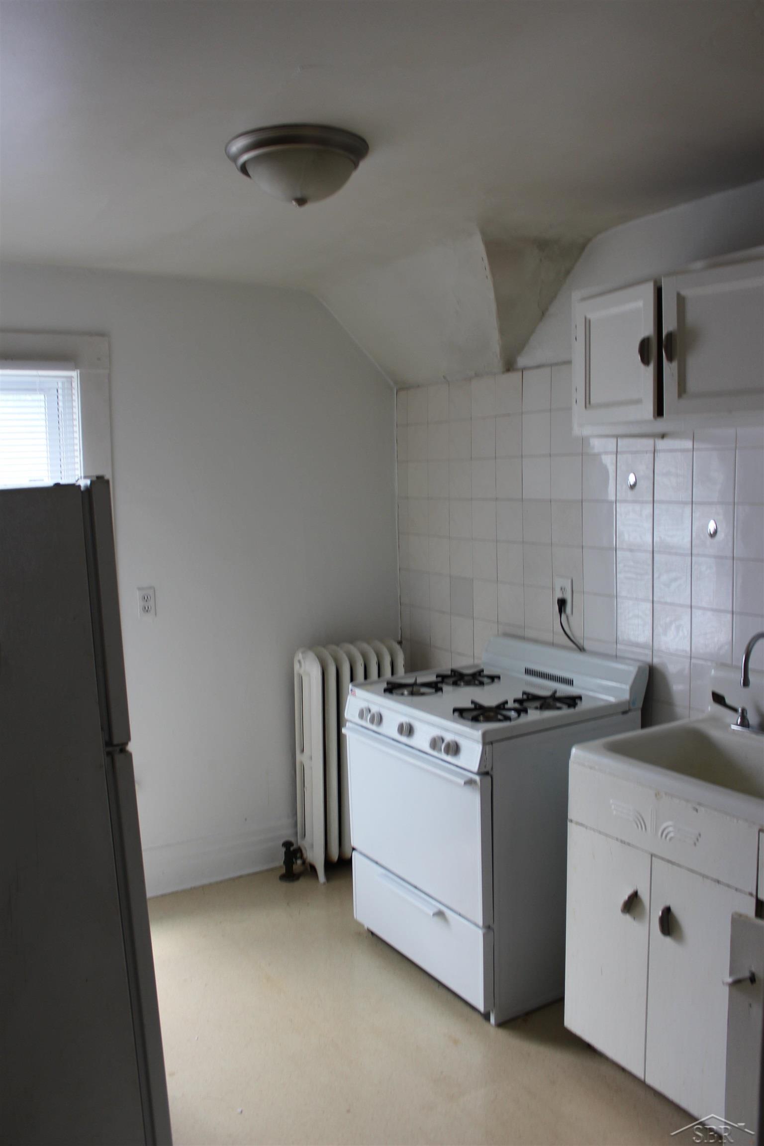 1021 Ames Street Property Photo 21