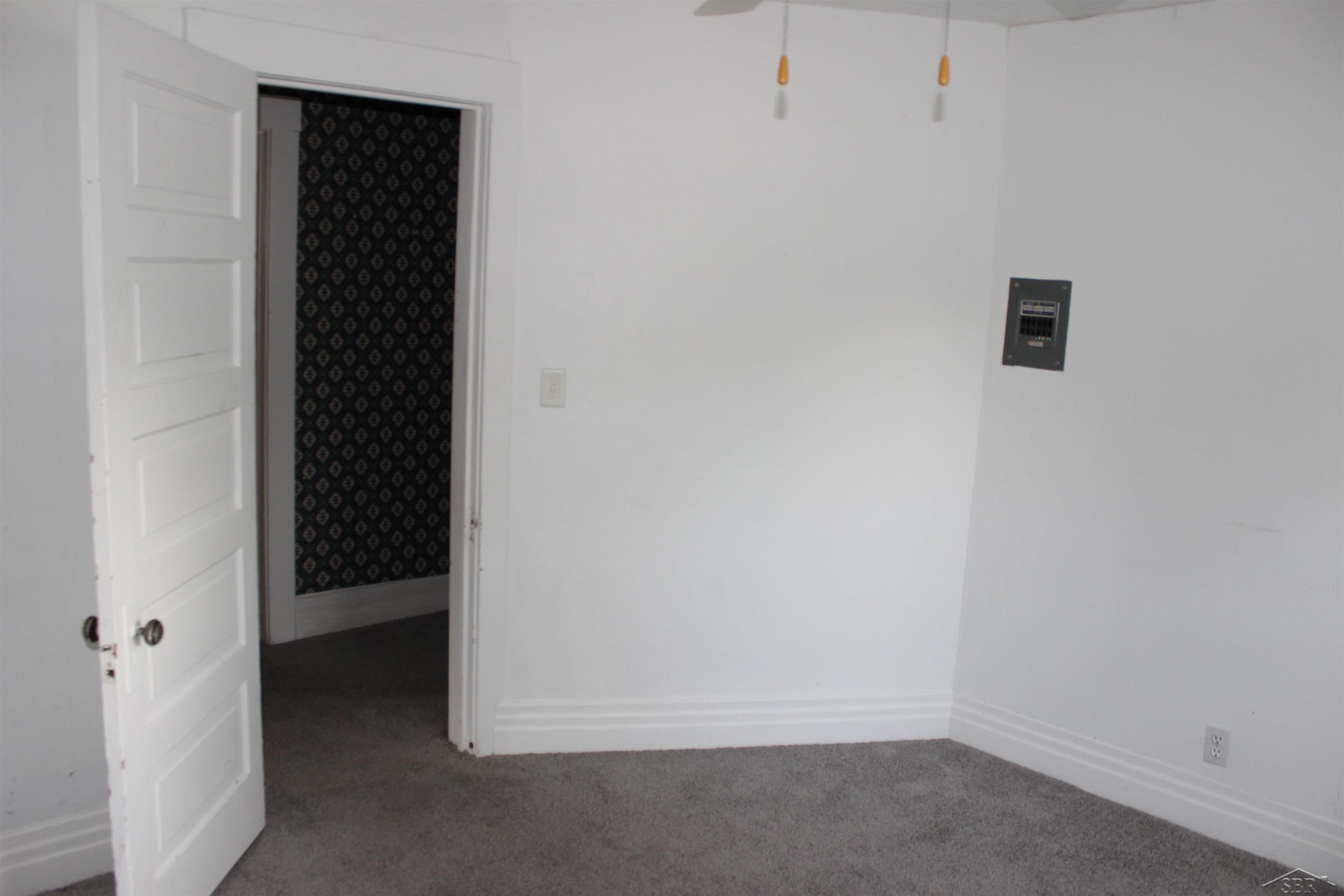 1021 Ames Street Property Photo 25