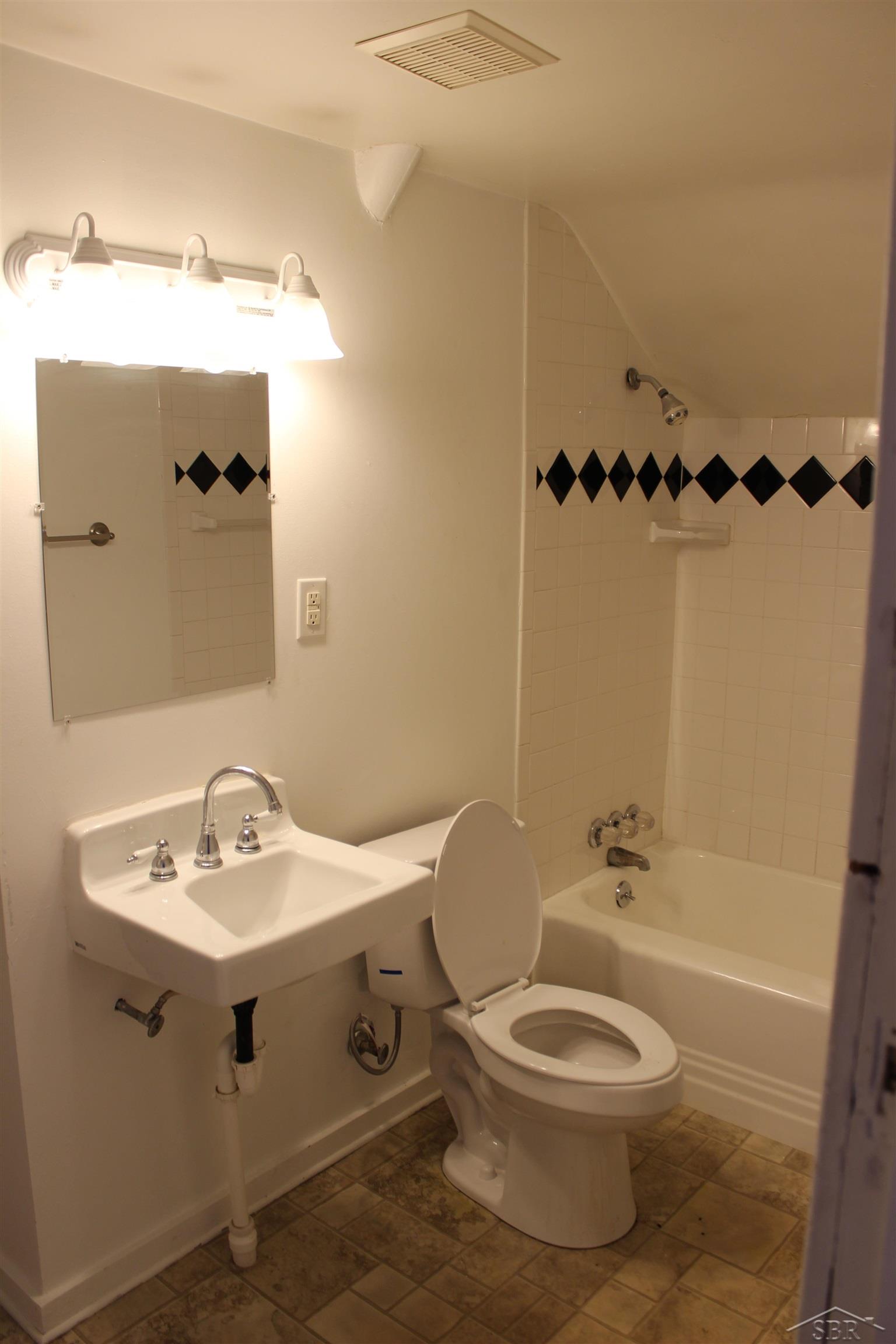 1021 Ames Street Property Photo 26