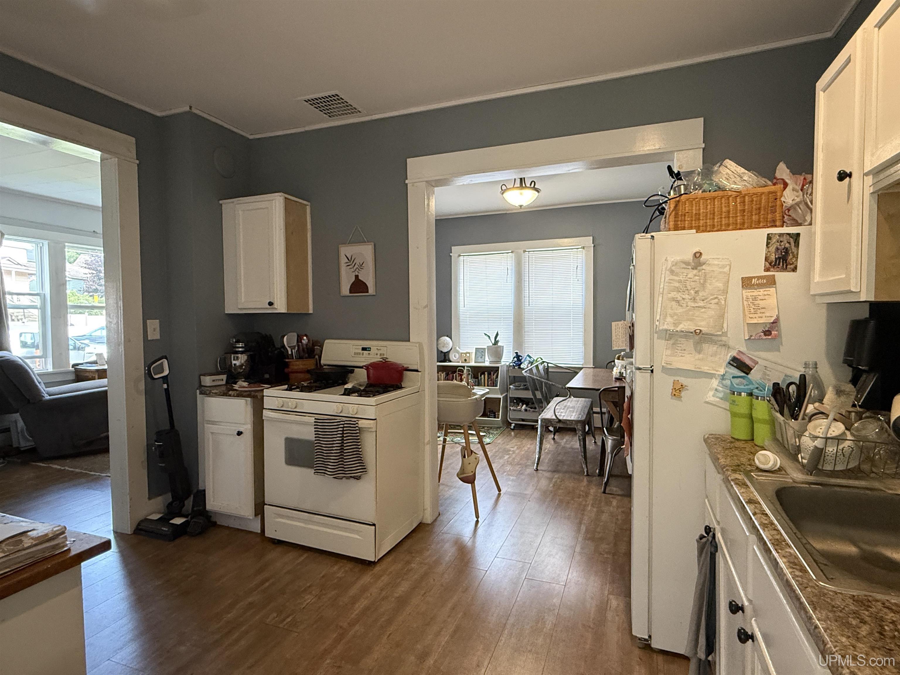 309 Tobin Street Property Photo 14