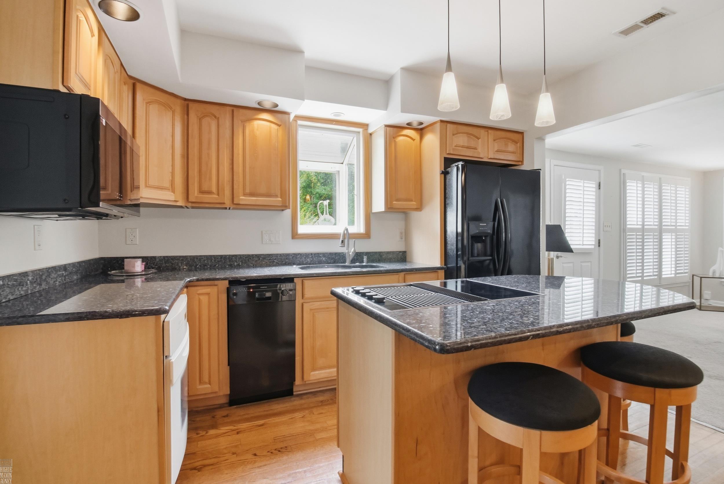 19650 Huntington Avenue Property Photo 7