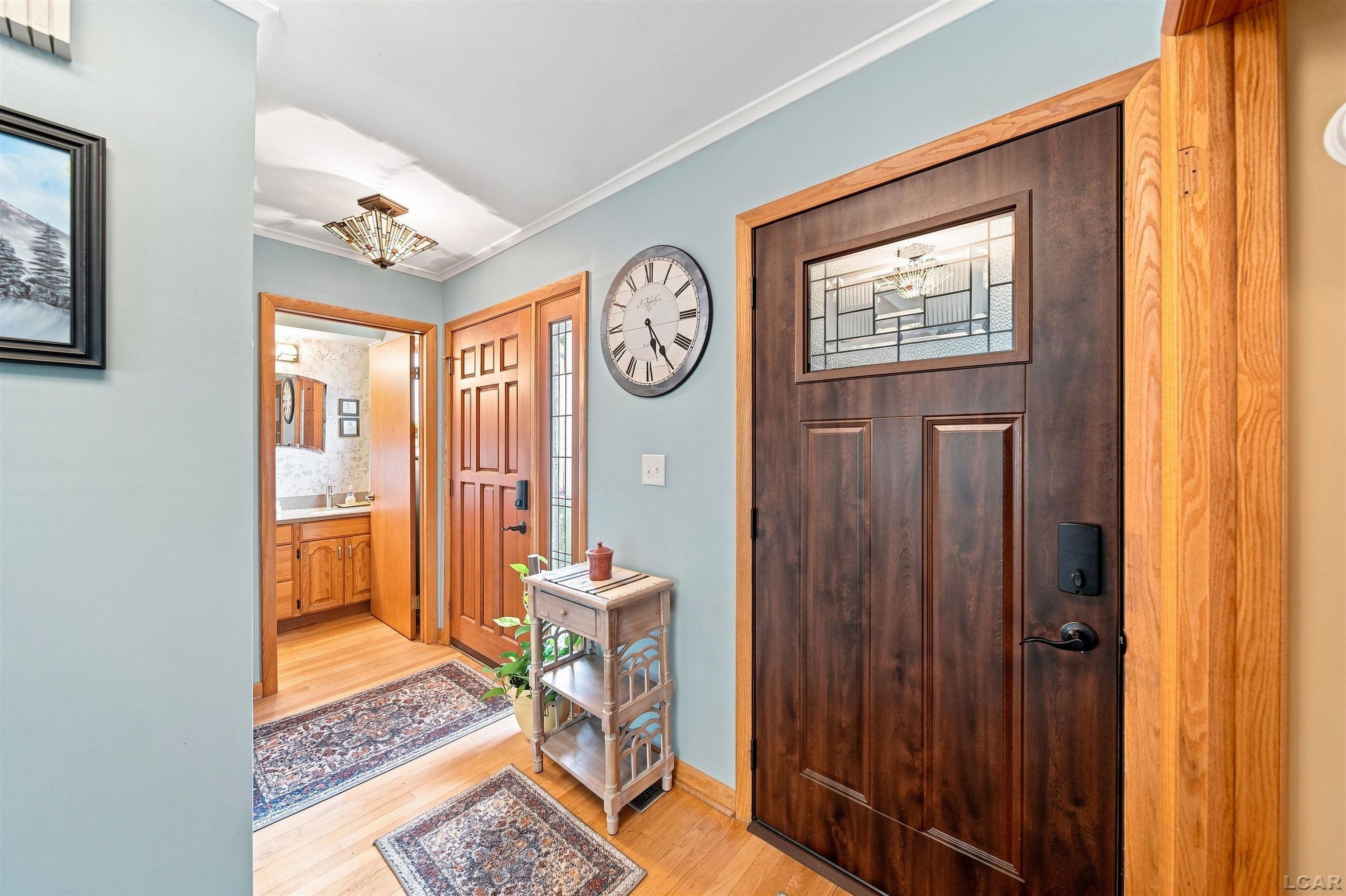 288 Whitlock St Street Property Photo 6