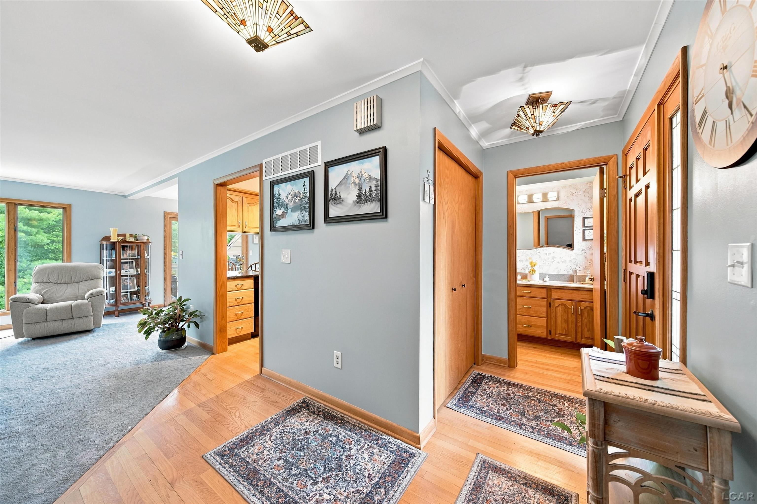 288 Whitlock St Street Property Photo 9