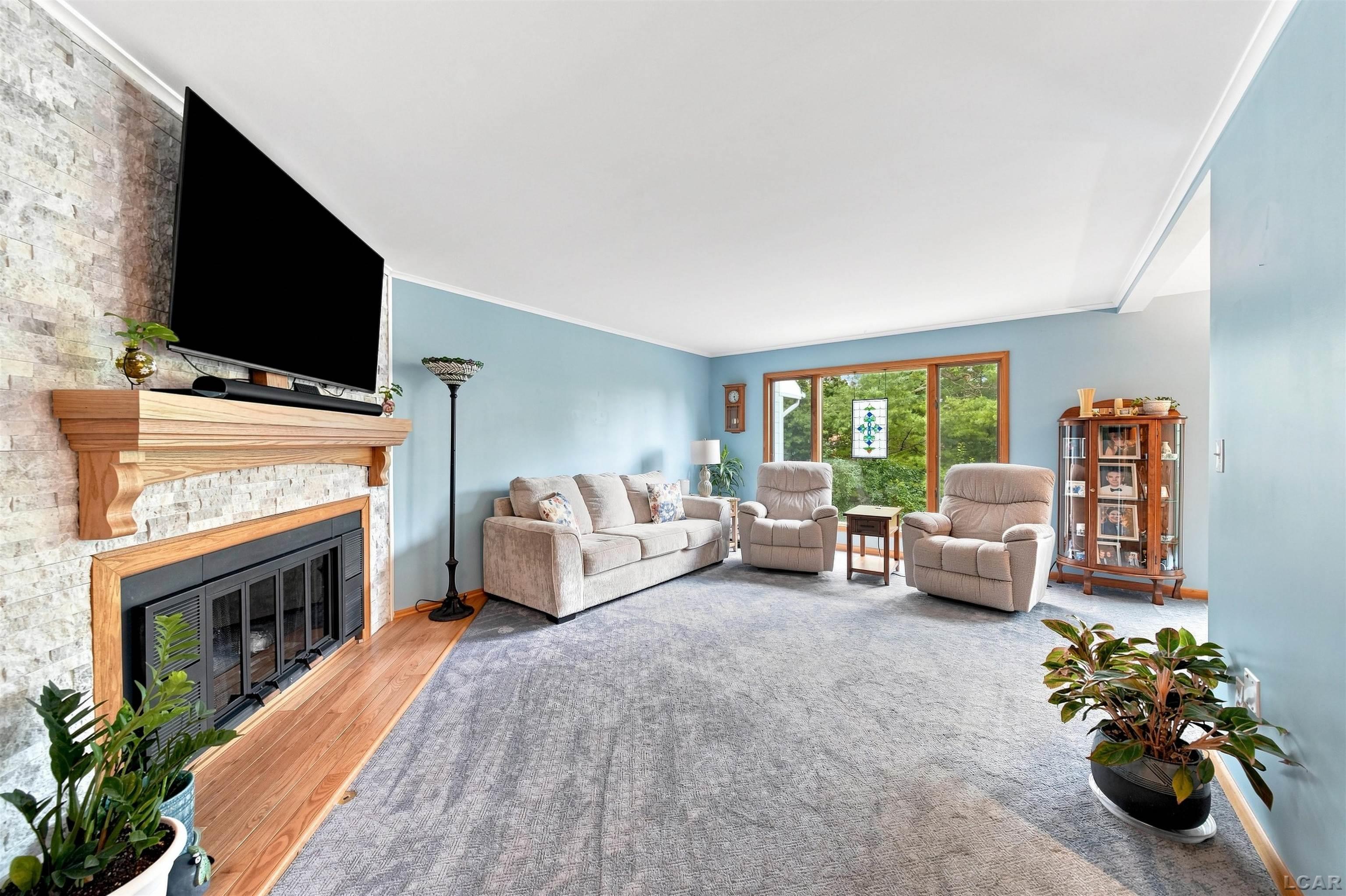 288 Whitlock St Street Property Photo 10