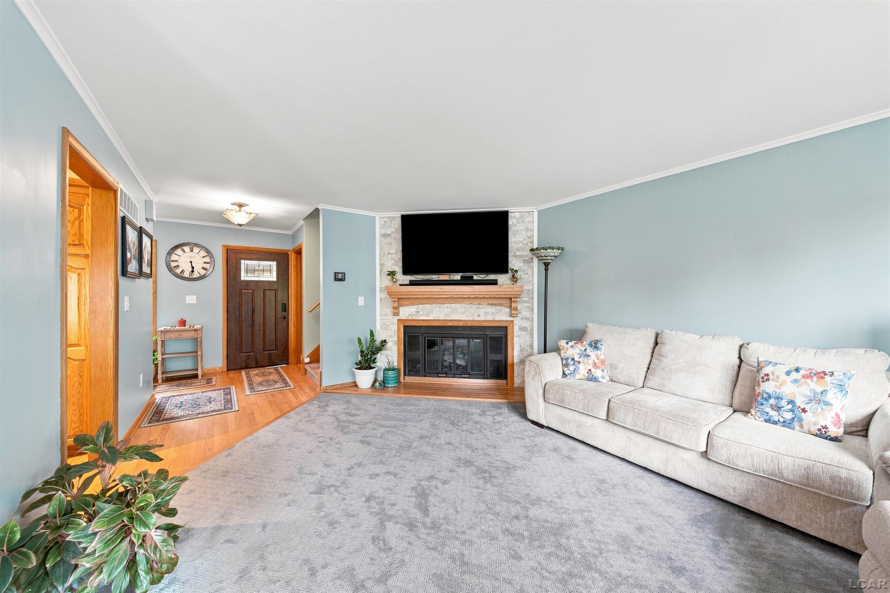 288 Whitlock St Street Property Photo 11