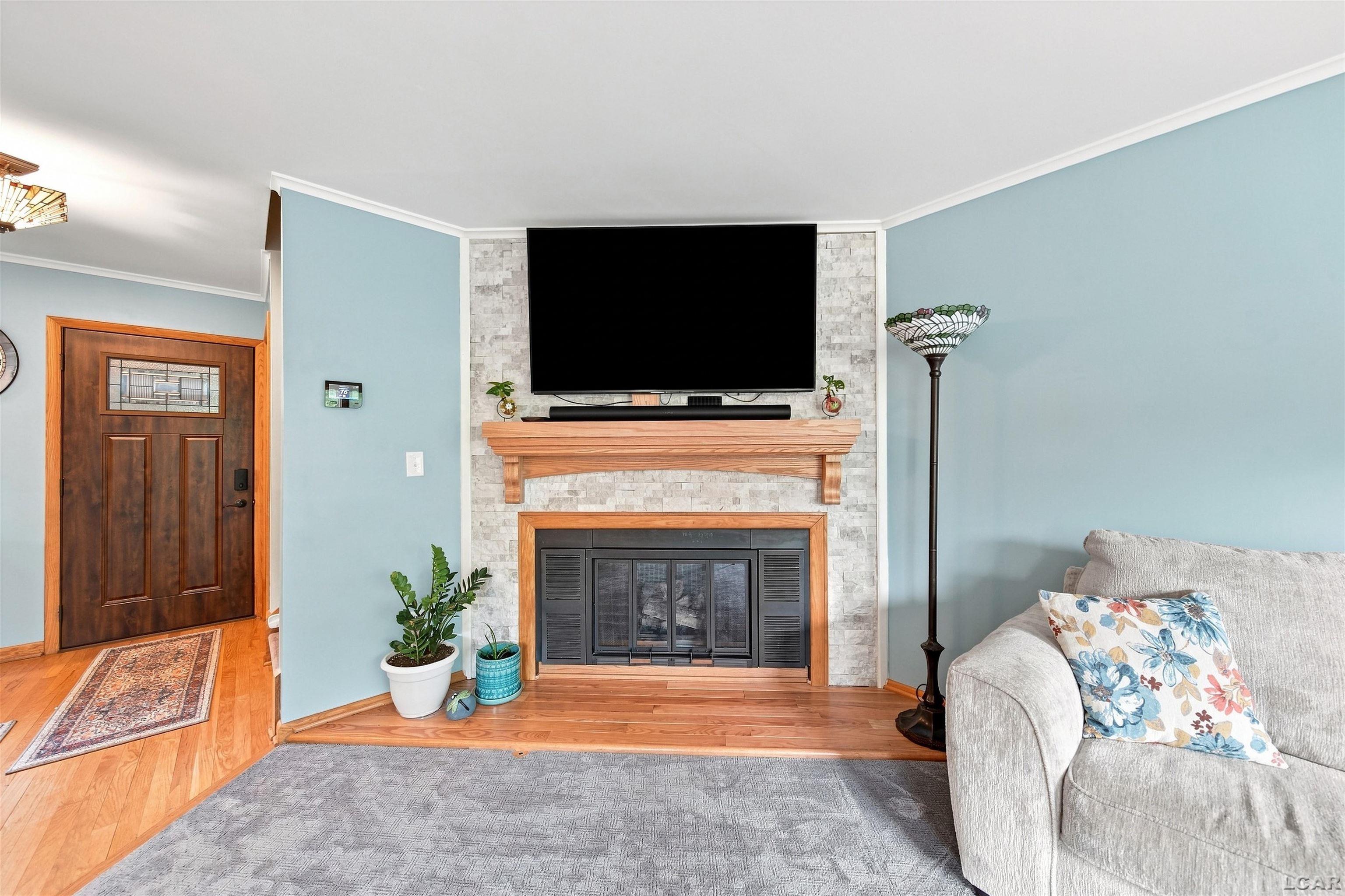 288 Whitlock St Street Property Photo 12