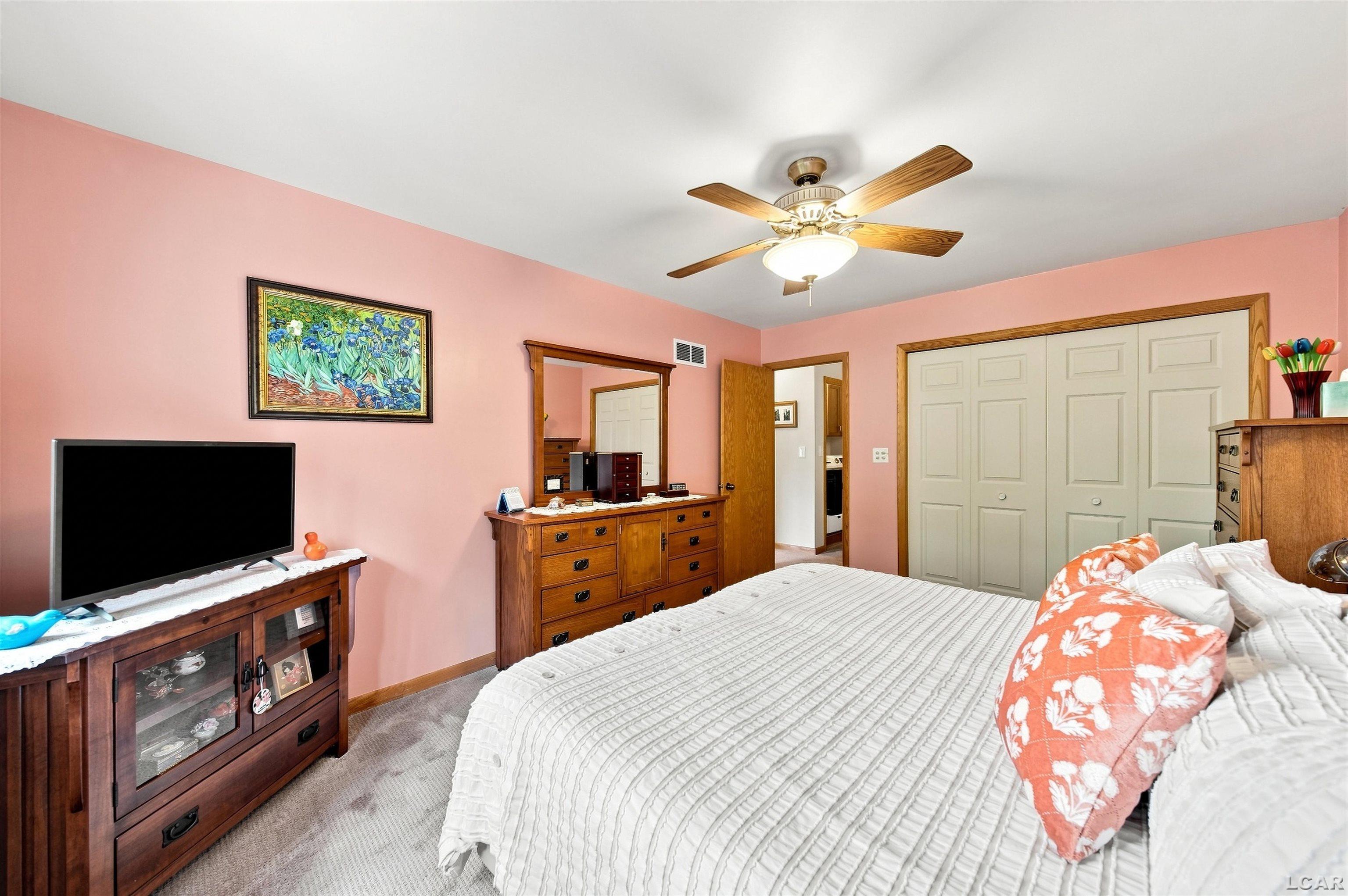 288 Whitlock St Street Property Photo 20