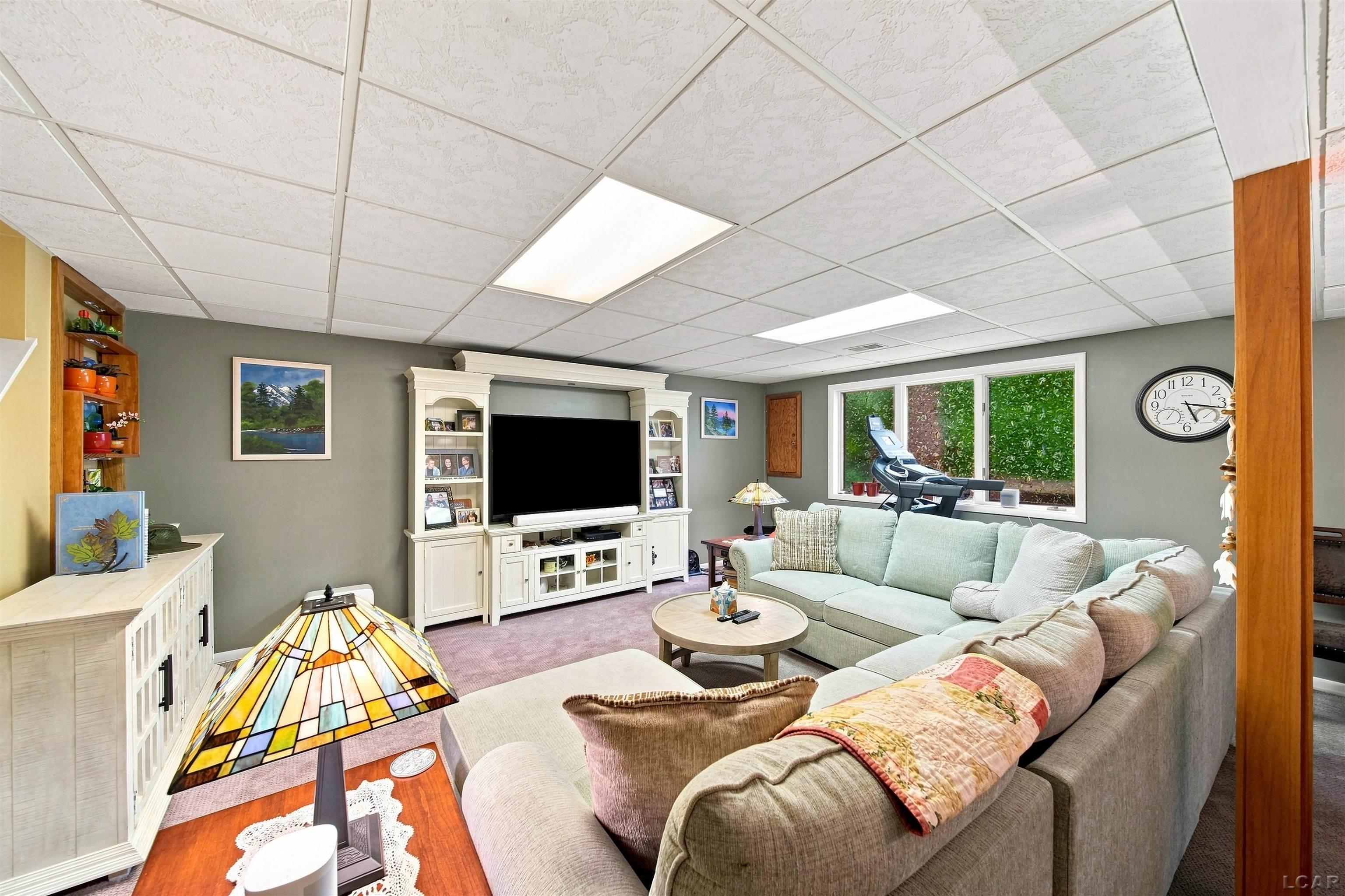 288 Whitlock St Street Property Photo 33