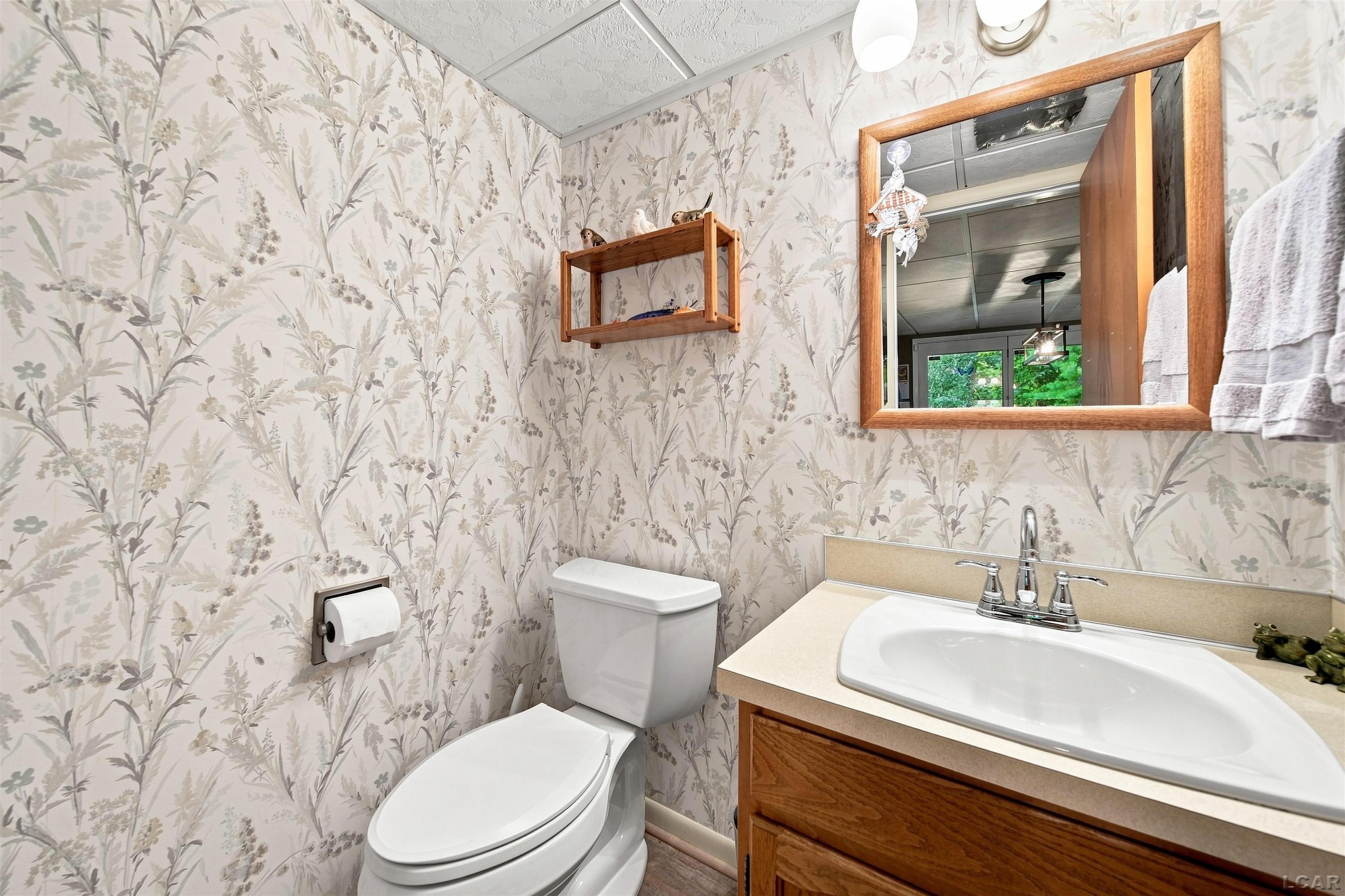 288 Whitlock St Street Property Photo 35