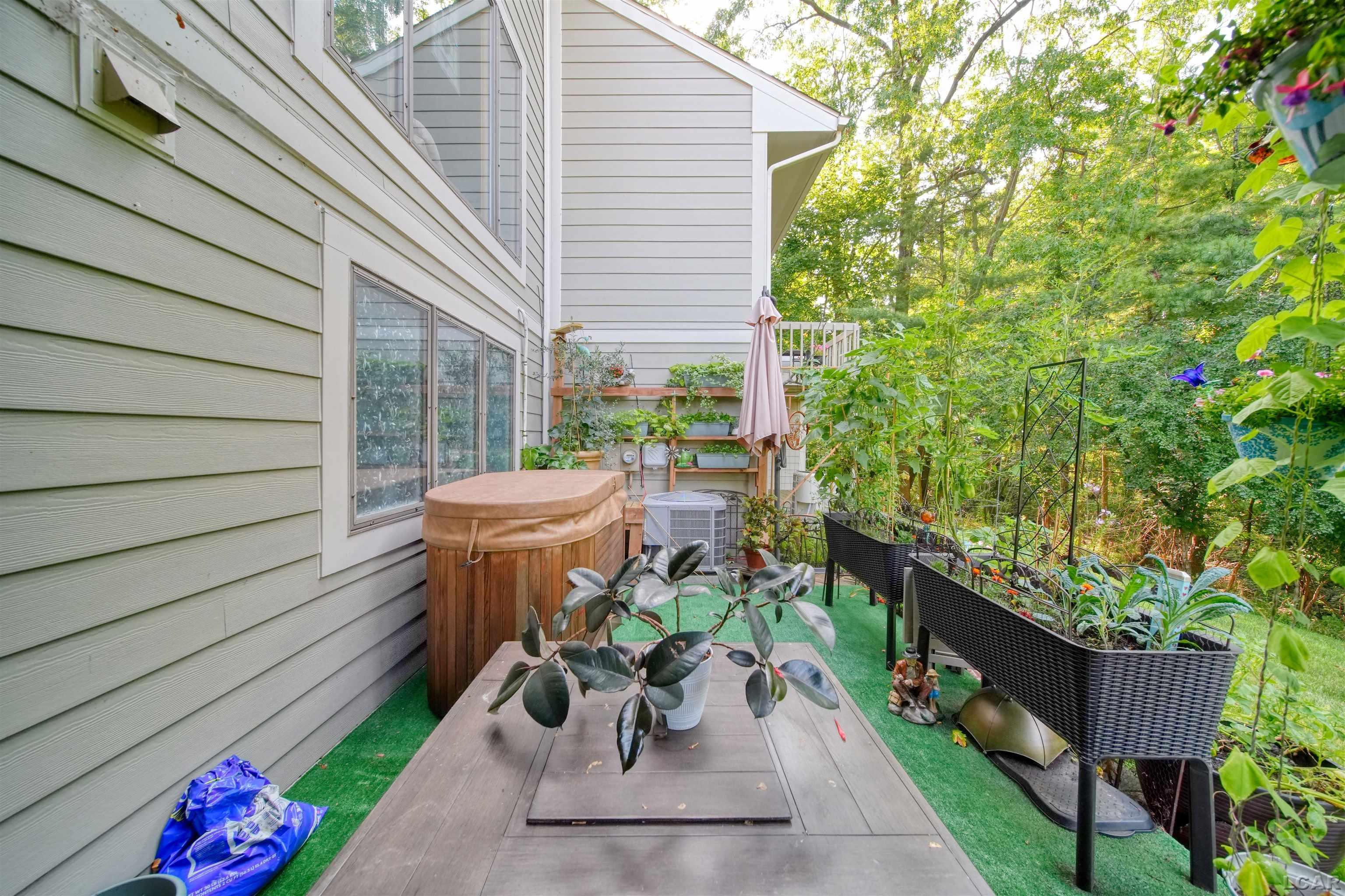 288 Whitlock St Street Property Photo 43