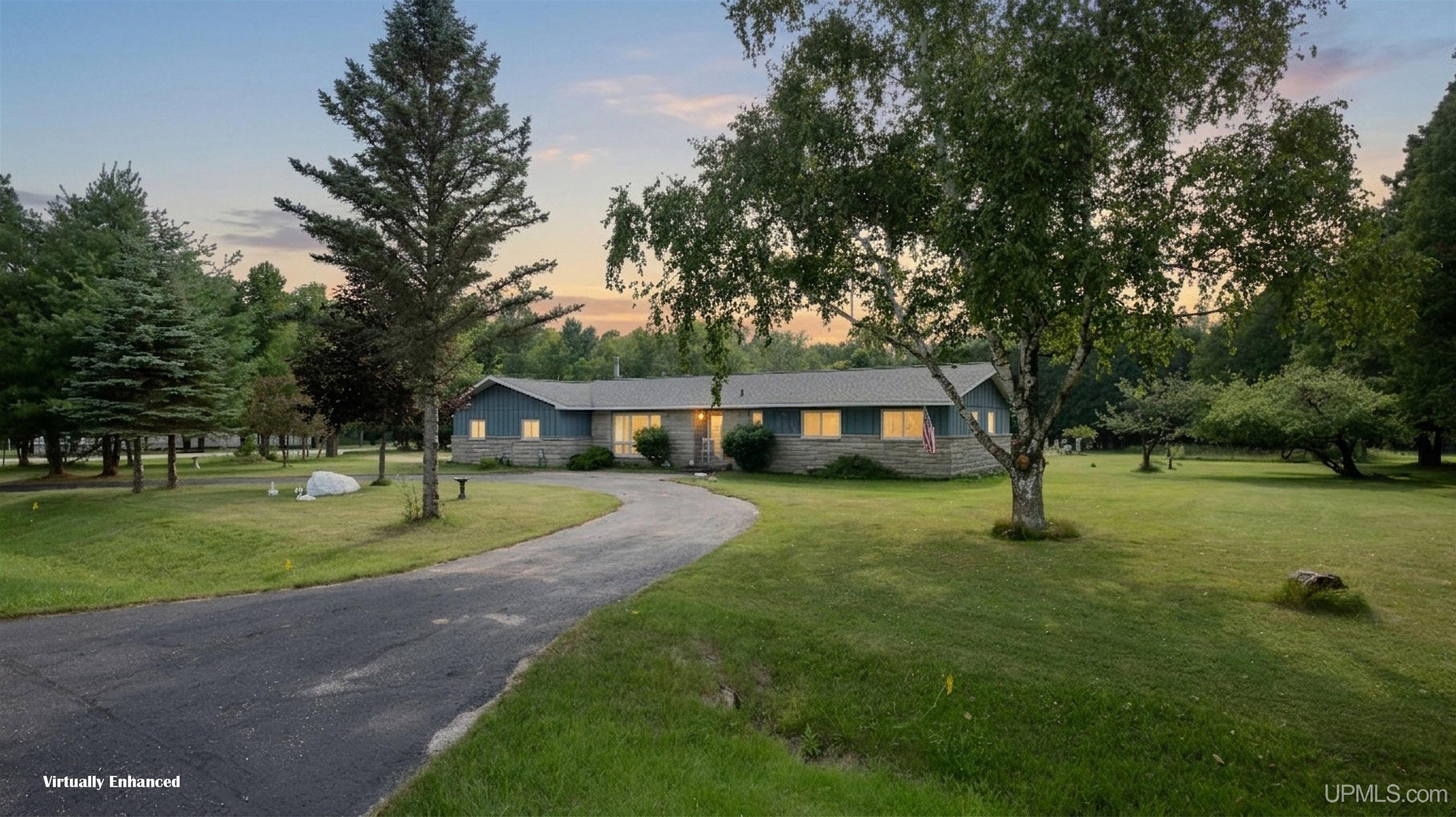 4307 M Road Property Photo 2