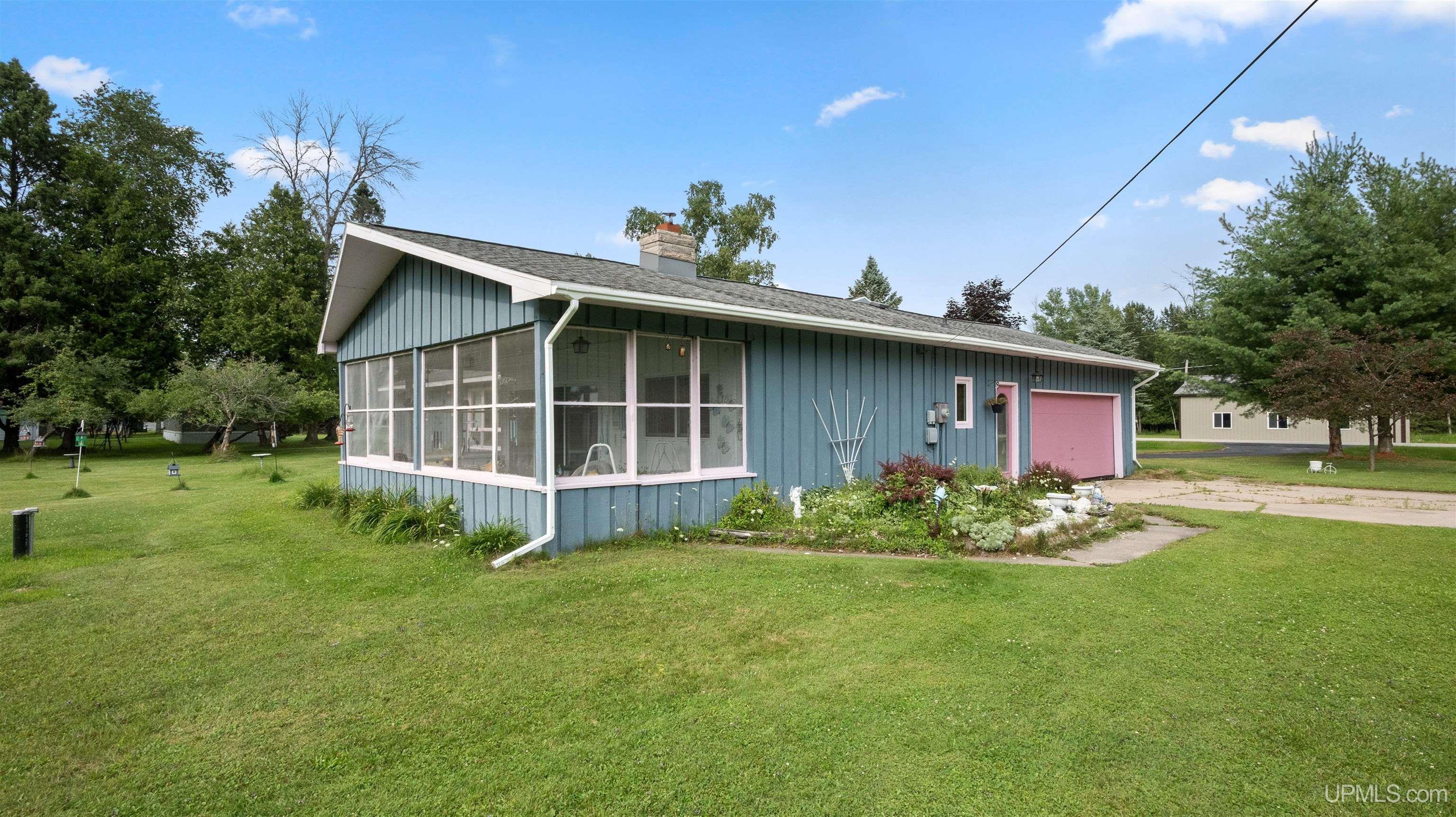 4307 M Road Property Photo 5