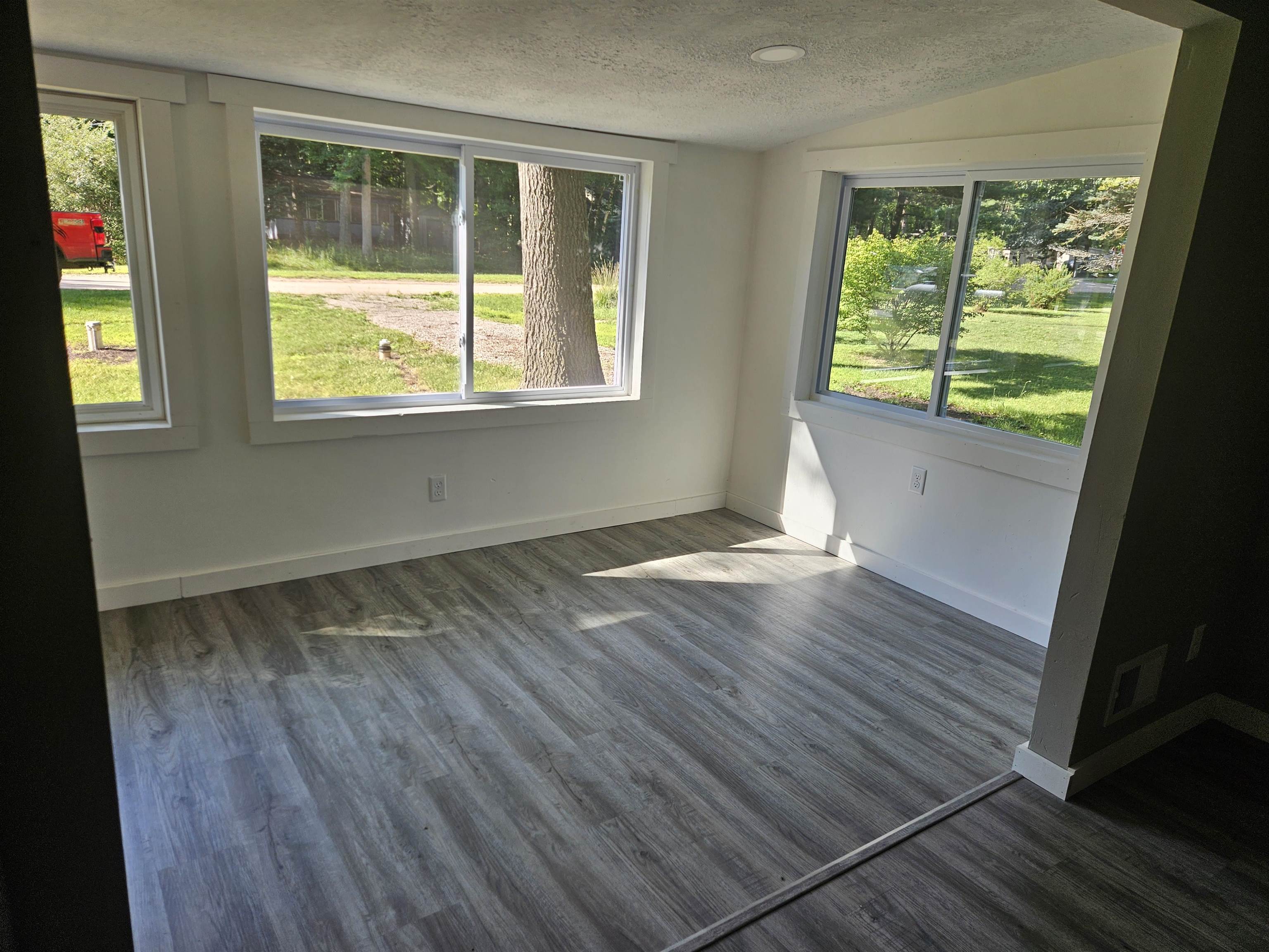 5037 Wedgewood Drive Property Photo 7