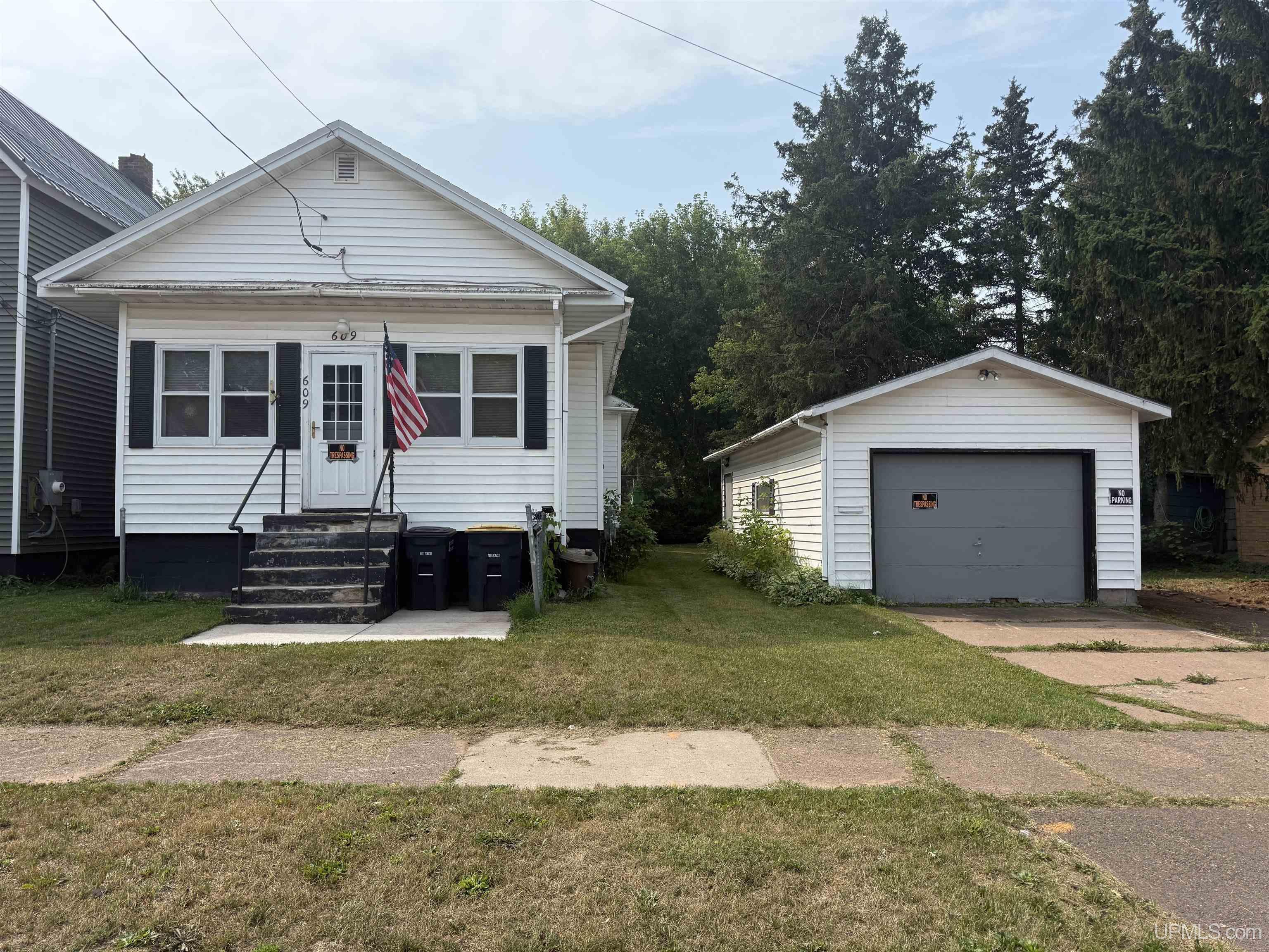 609 Sutherland Street