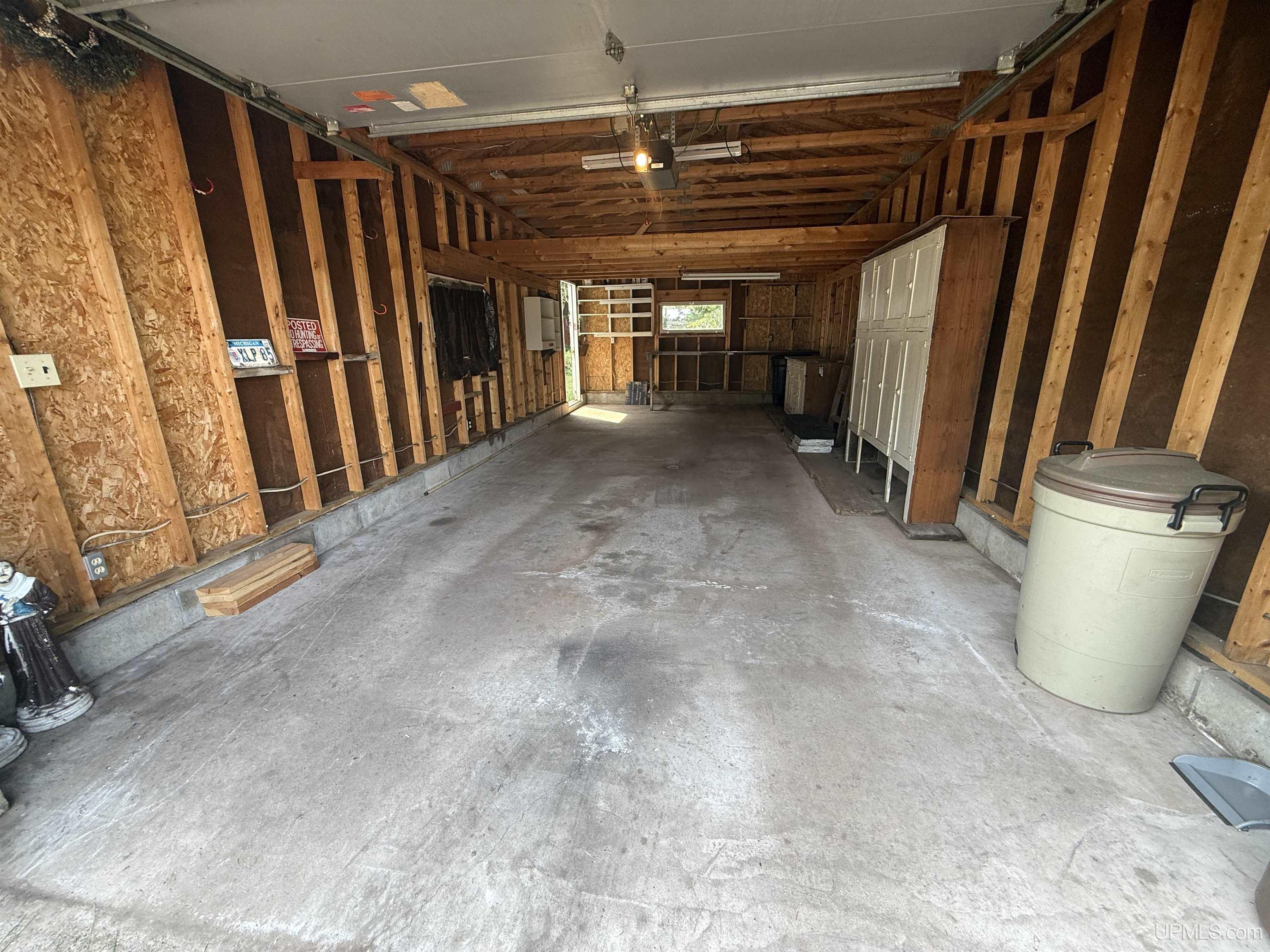 609 Sutherland Street Property Photo 4