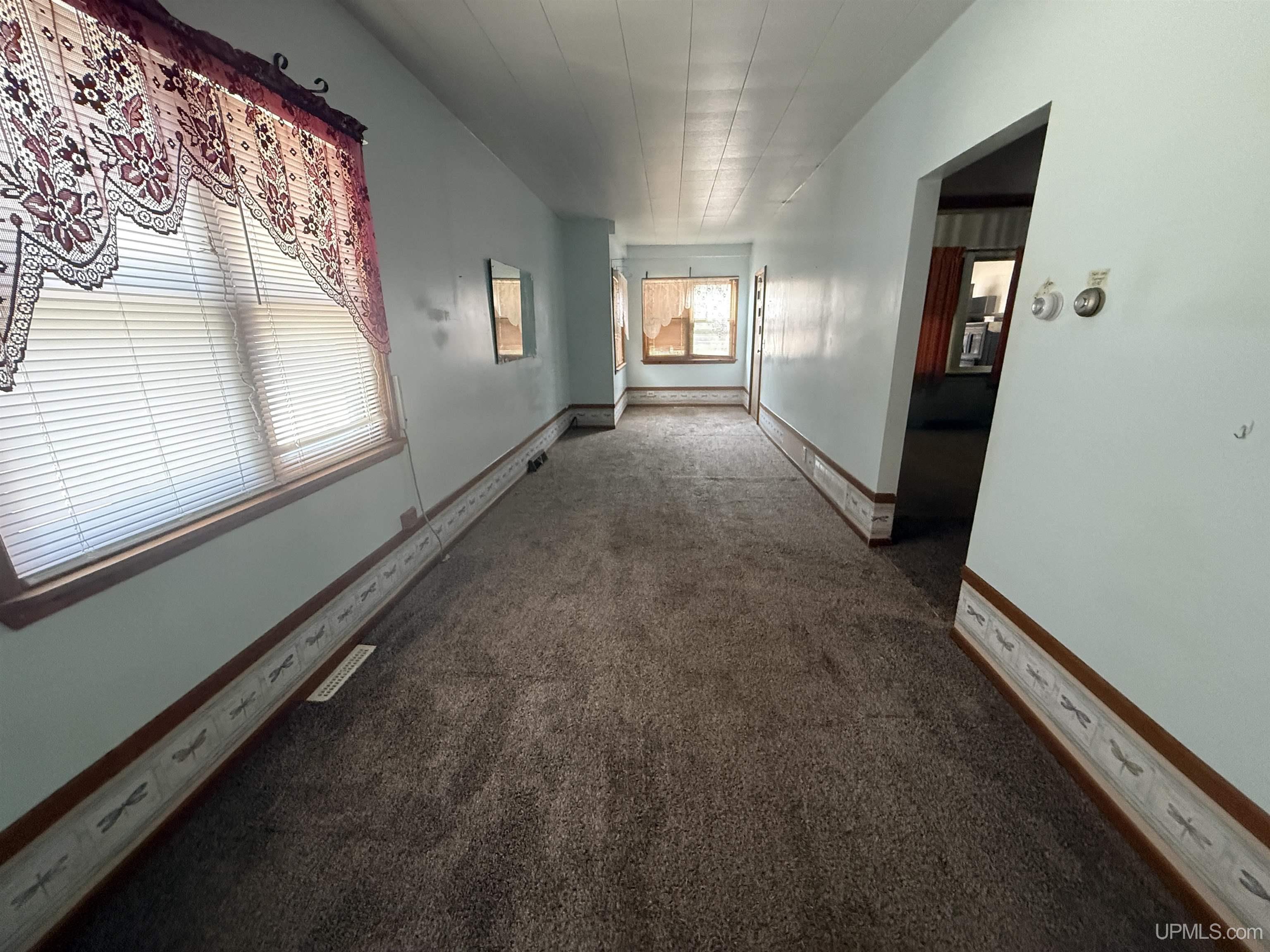 609 Sutherland Street Property Photo 7