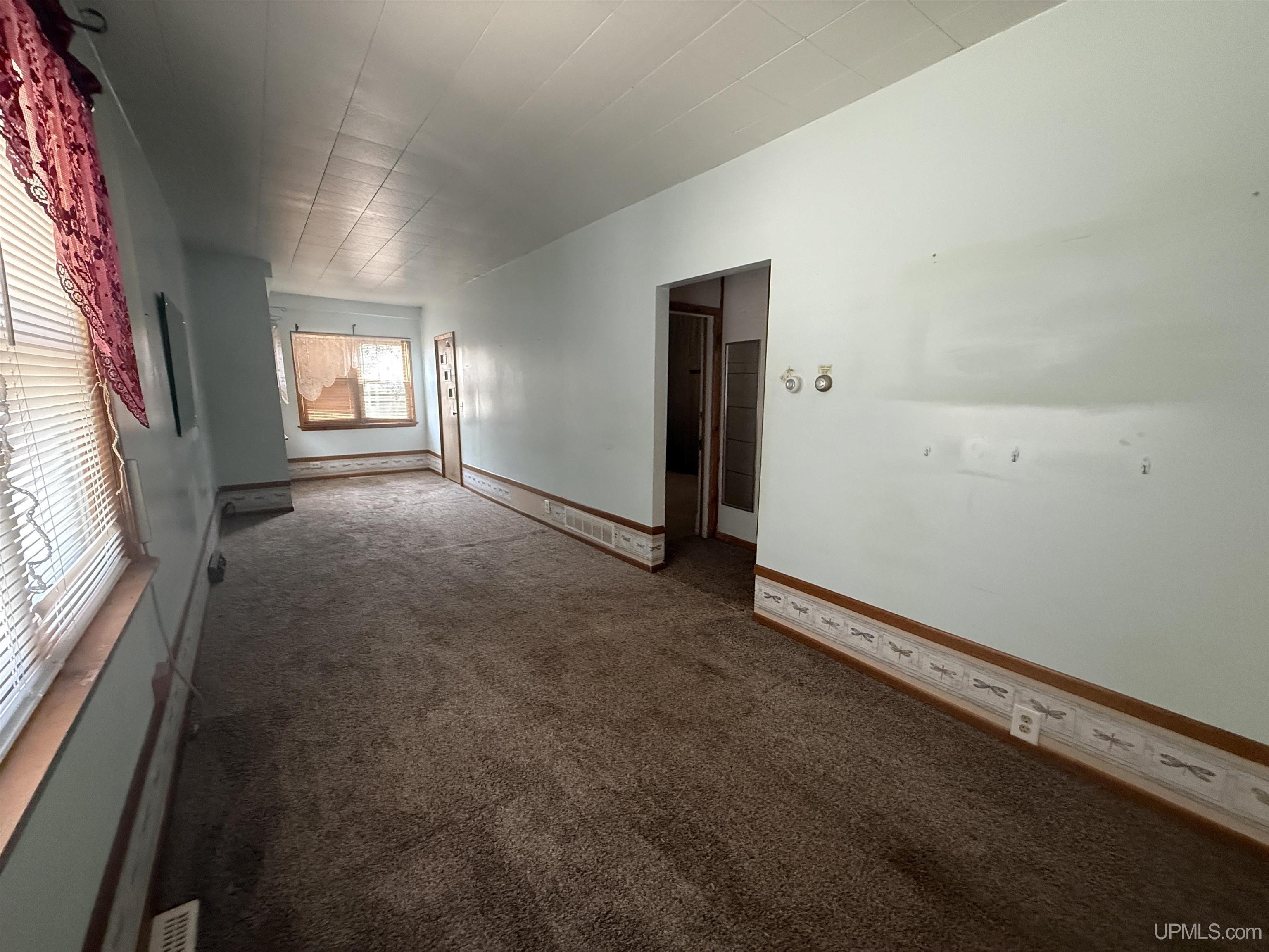 609 Sutherland Street Property Photo 8