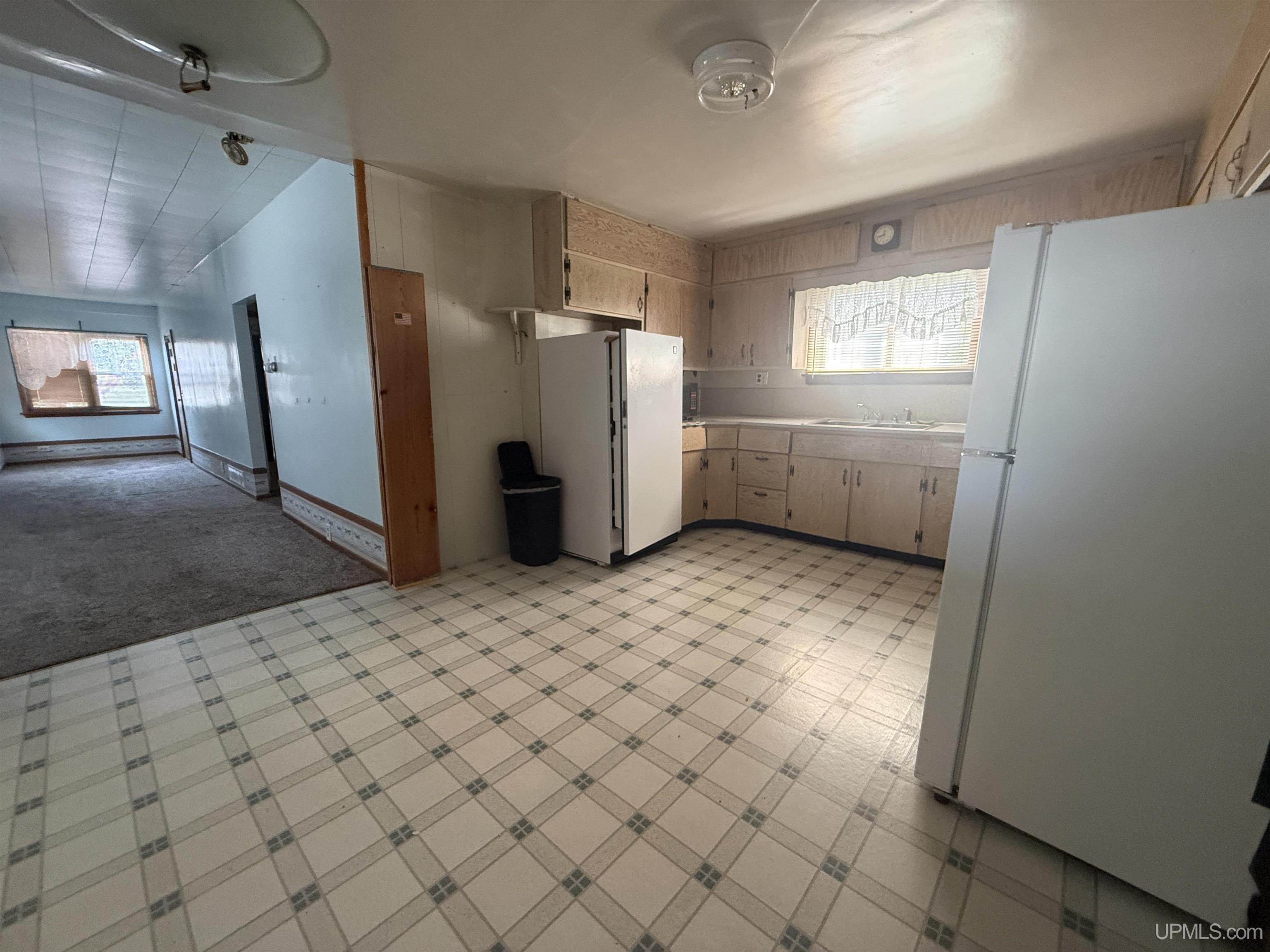 609 Sutherland Street Property Photo 10