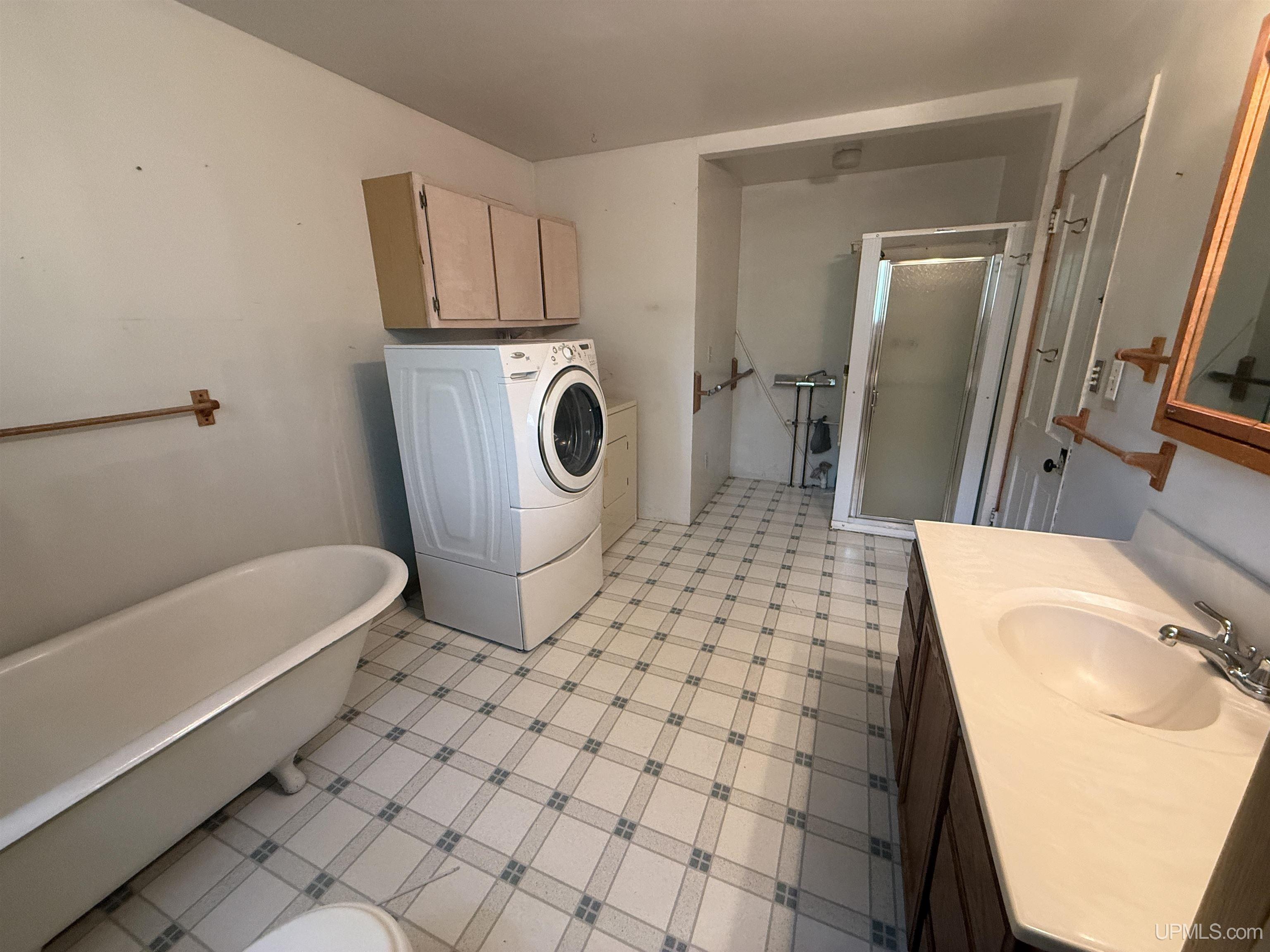 609 Sutherland Street Property Photo 13