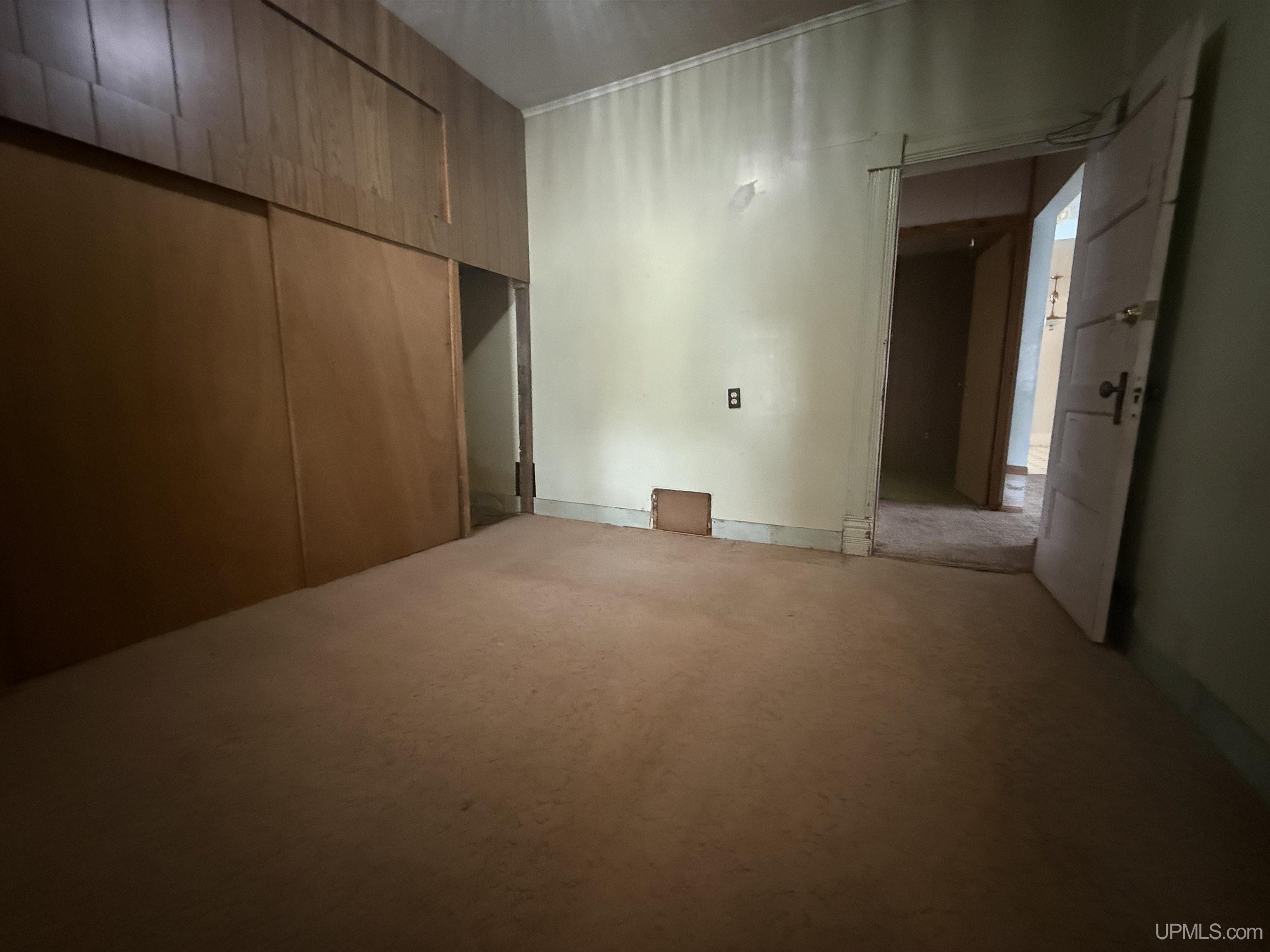 609 Sutherland Street Property Photo 16