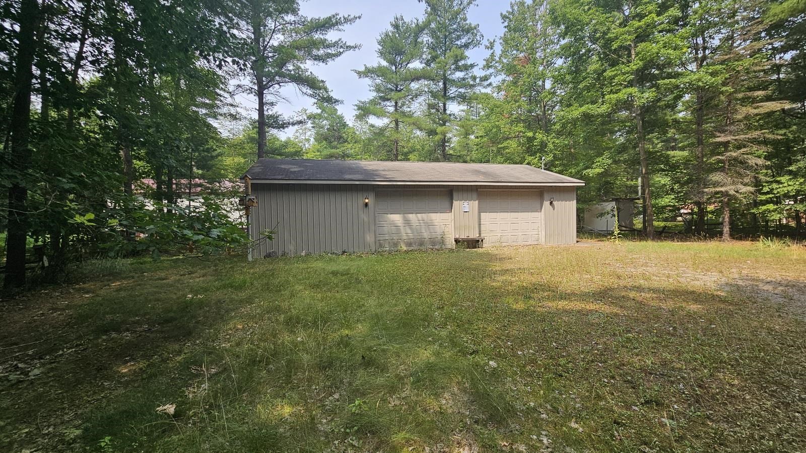 98 West River Drive Property Photo 2