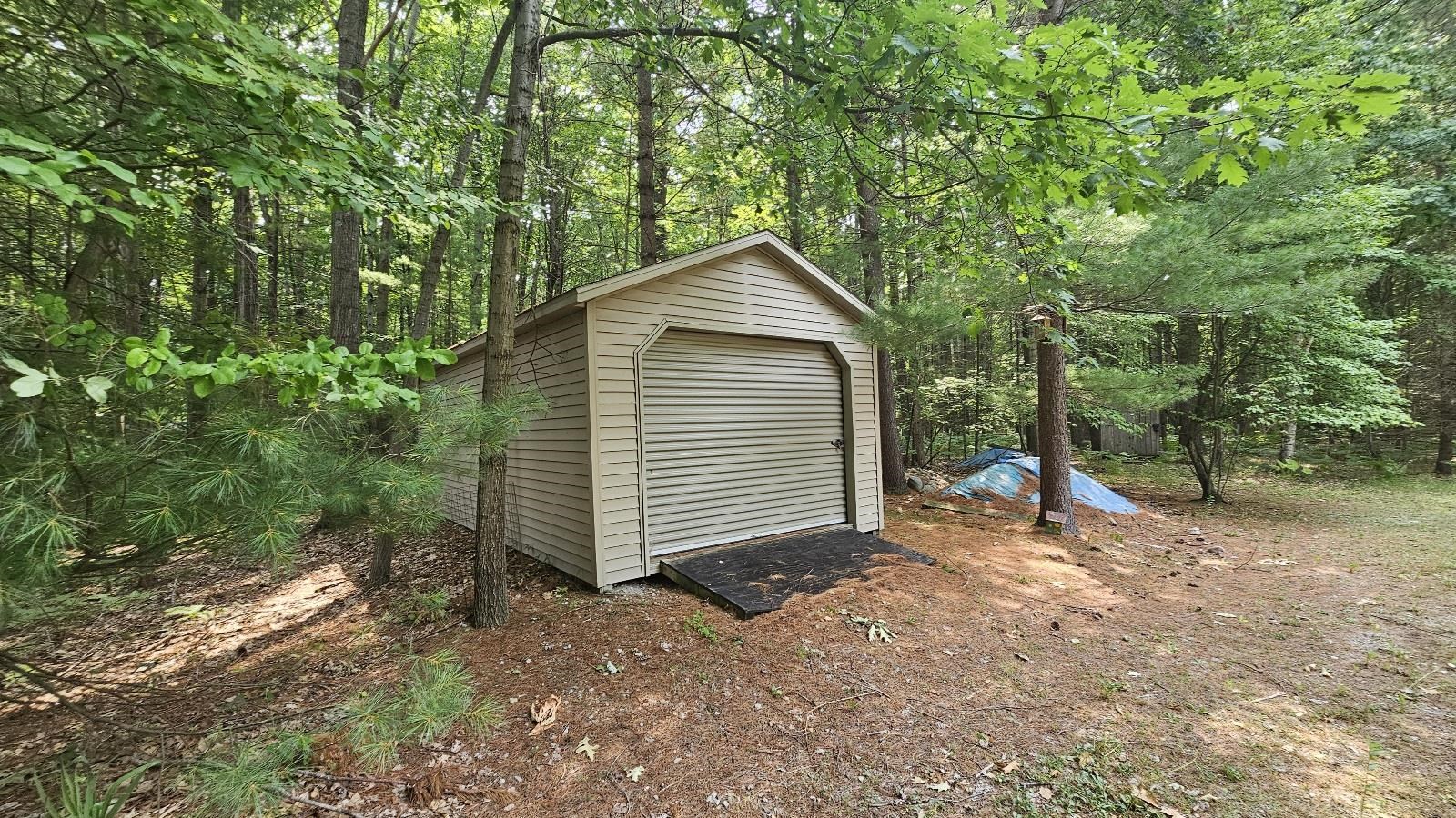98 West River Drive Property Photo 4
