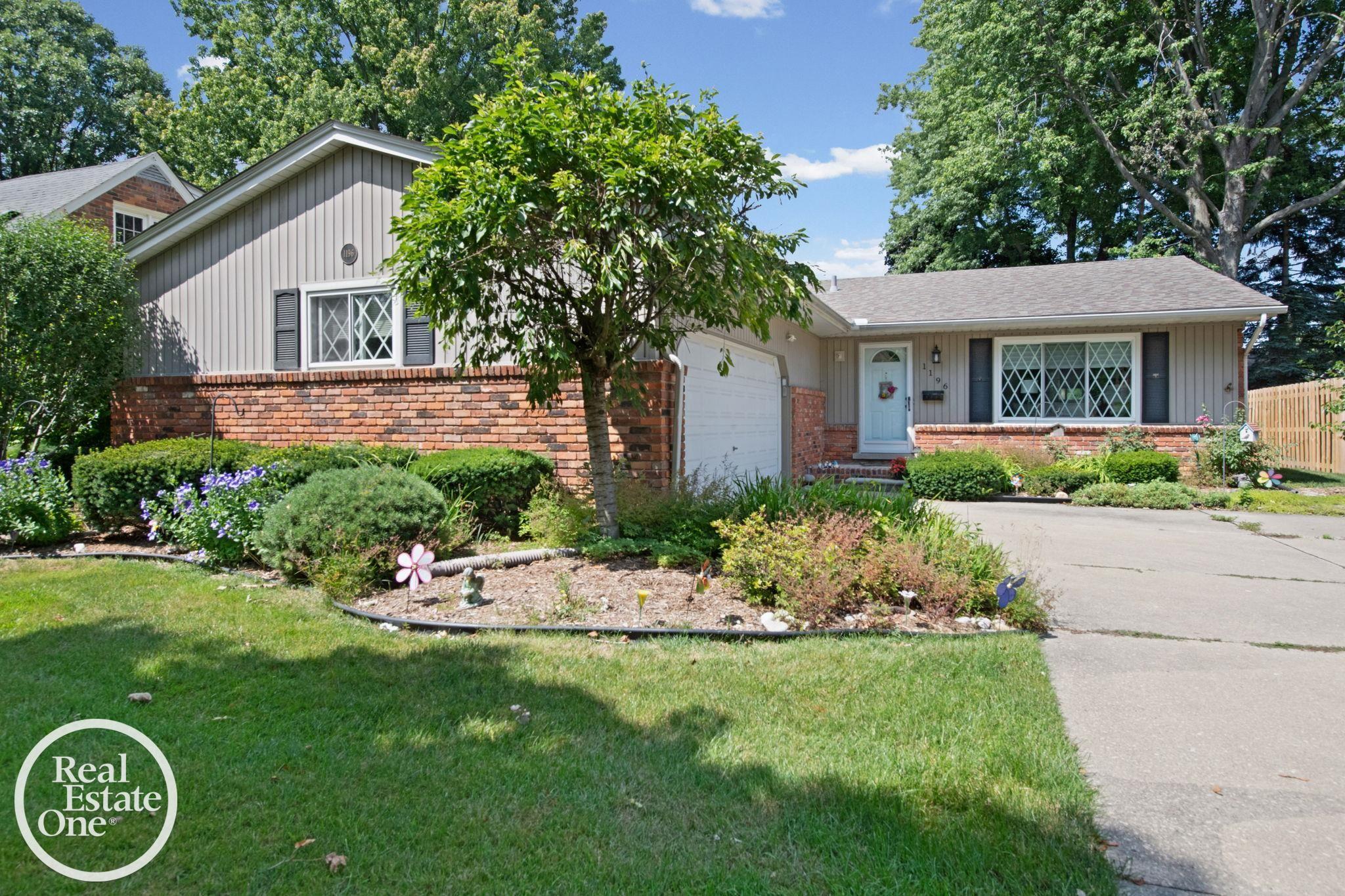 1196 Hawthorne Road Property Photo 1